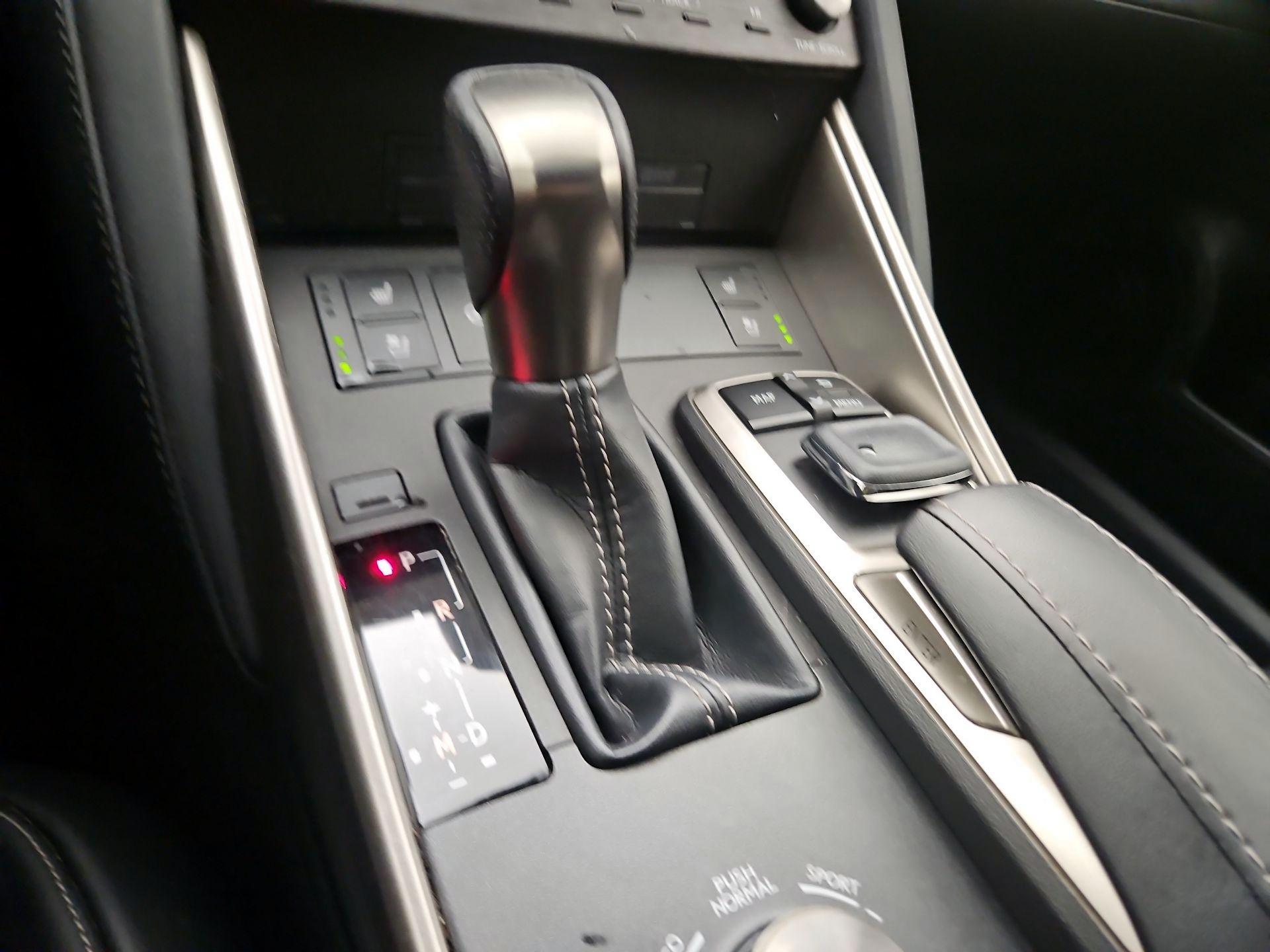 Thumbnail: 2019 Lexus IS - 18