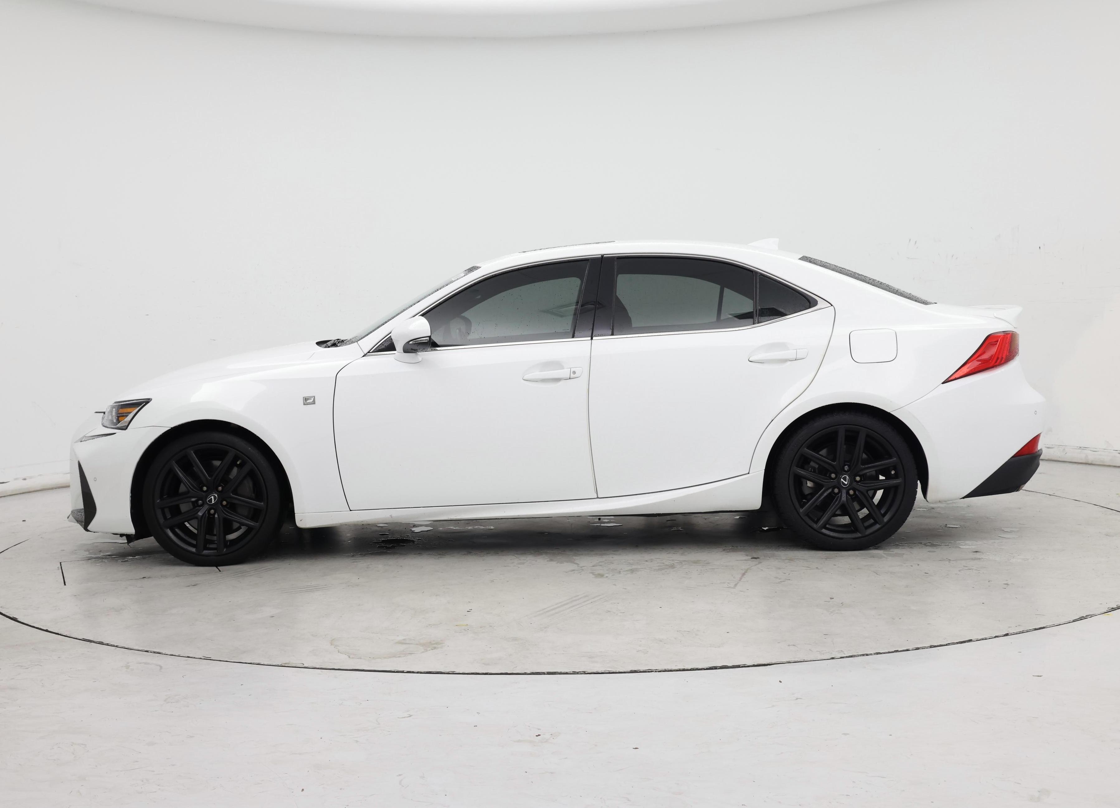 Thumbnail: 2019 Lexus IS - 3