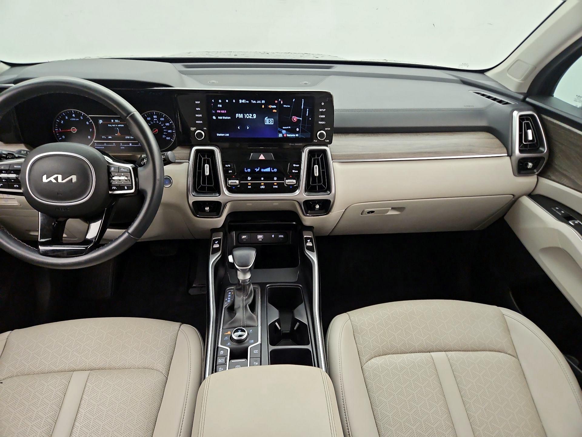Thumbnail: 2023 Kia Sorento - 9