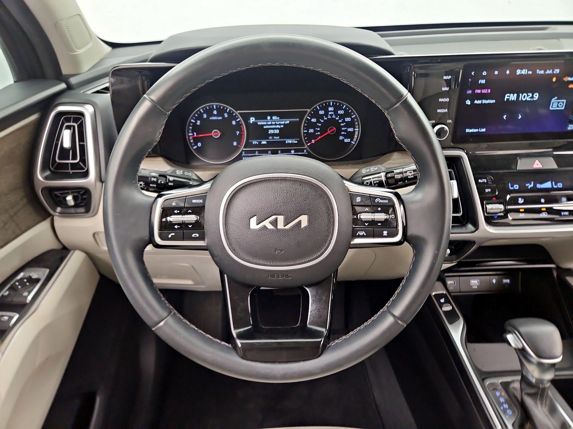 Thumbnail: 2023 Kia Sorento - 10