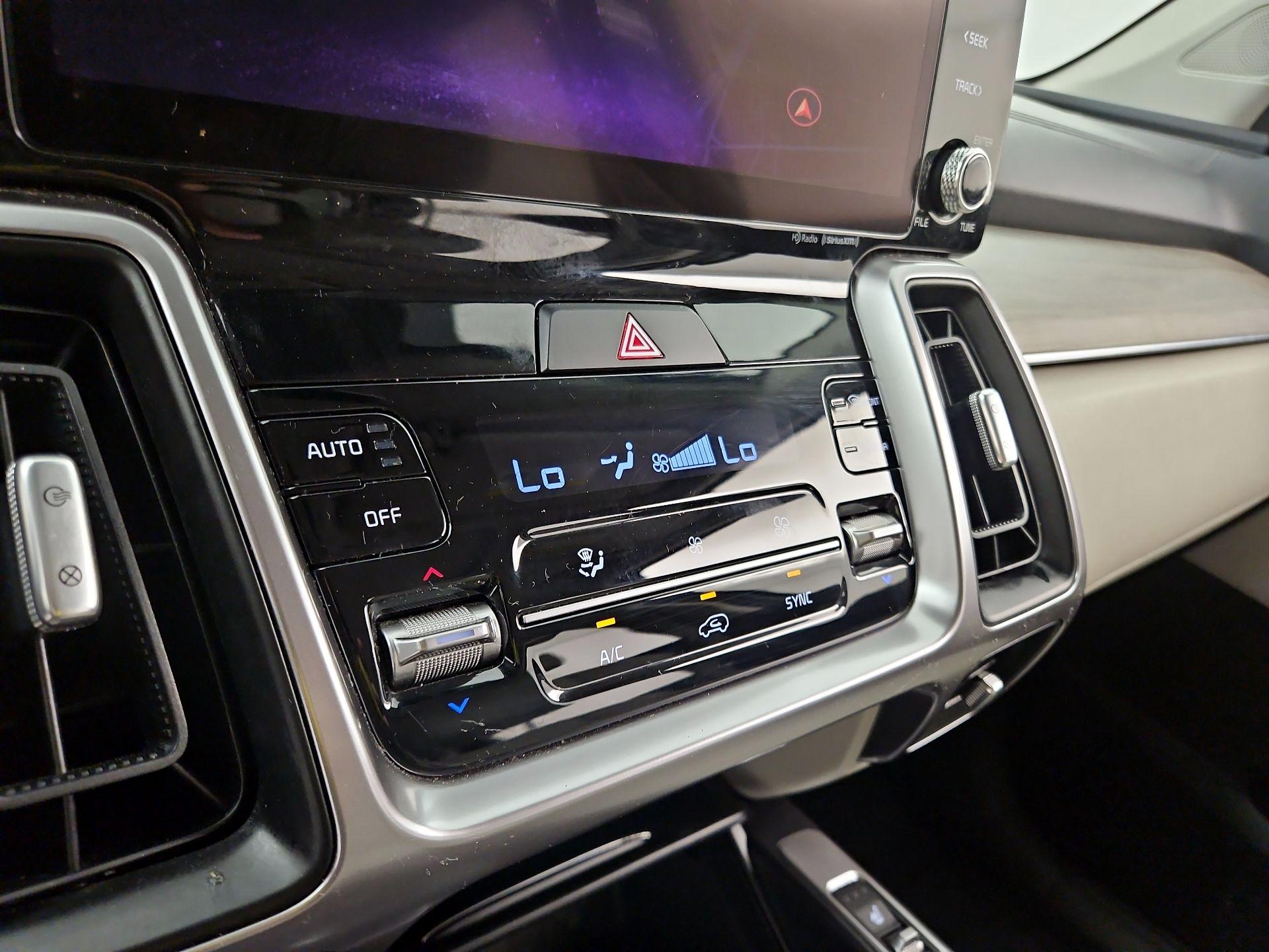 Thumbnail: 2023 Kia Sorento - 16