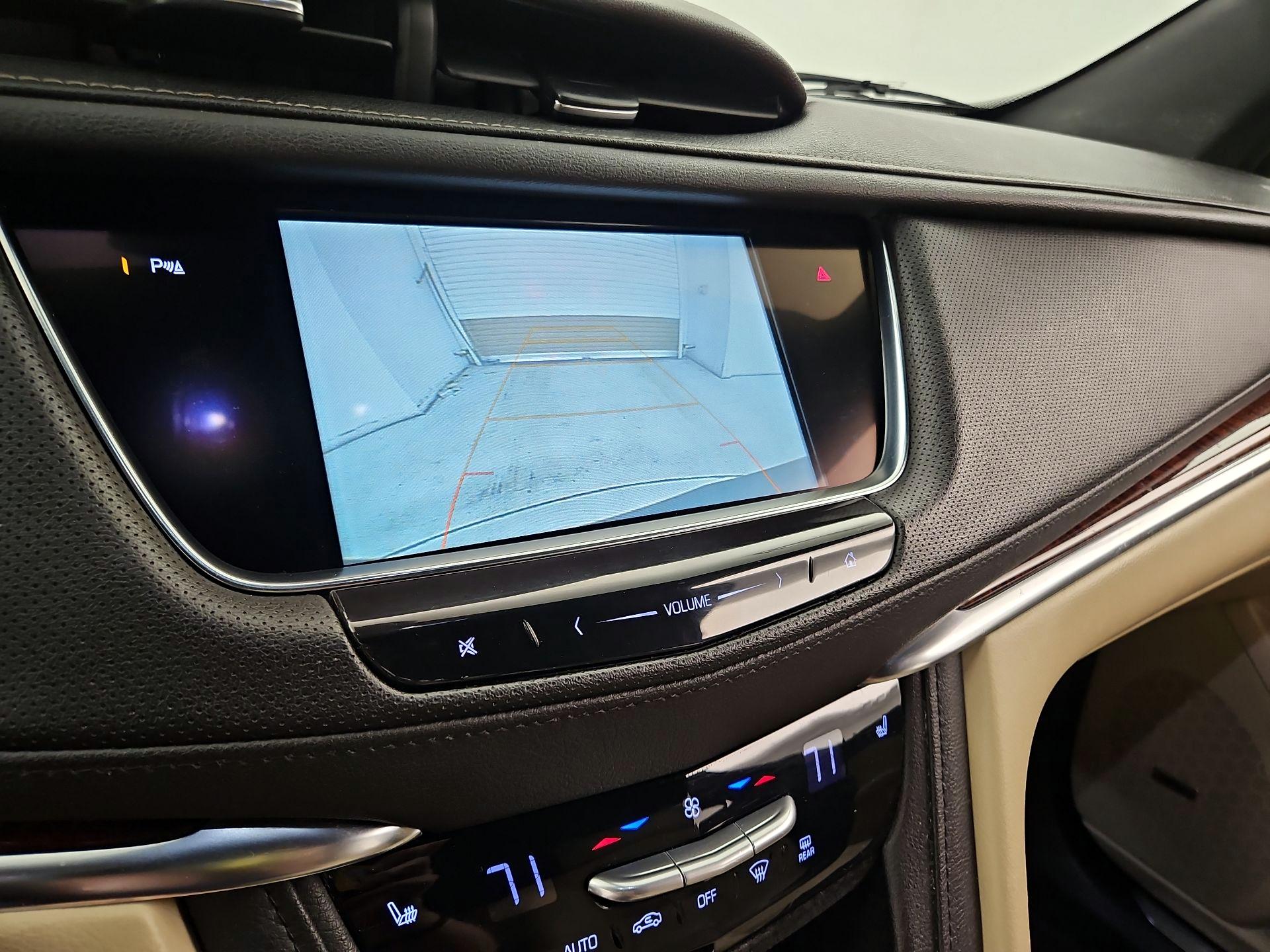 Thumbnail: 2018 Cadillac XT5 - 14