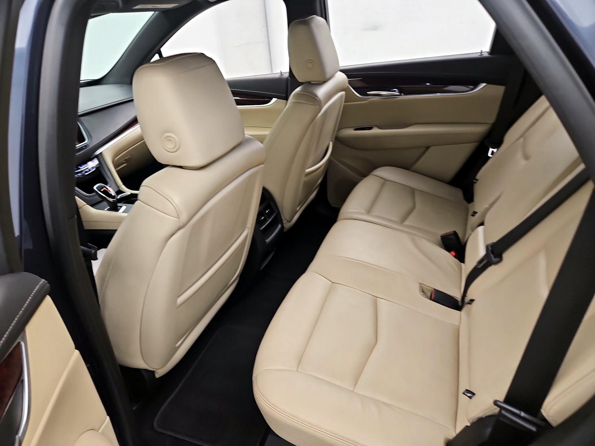 Thumbnail: 2018 Cadillac XT5 - 19