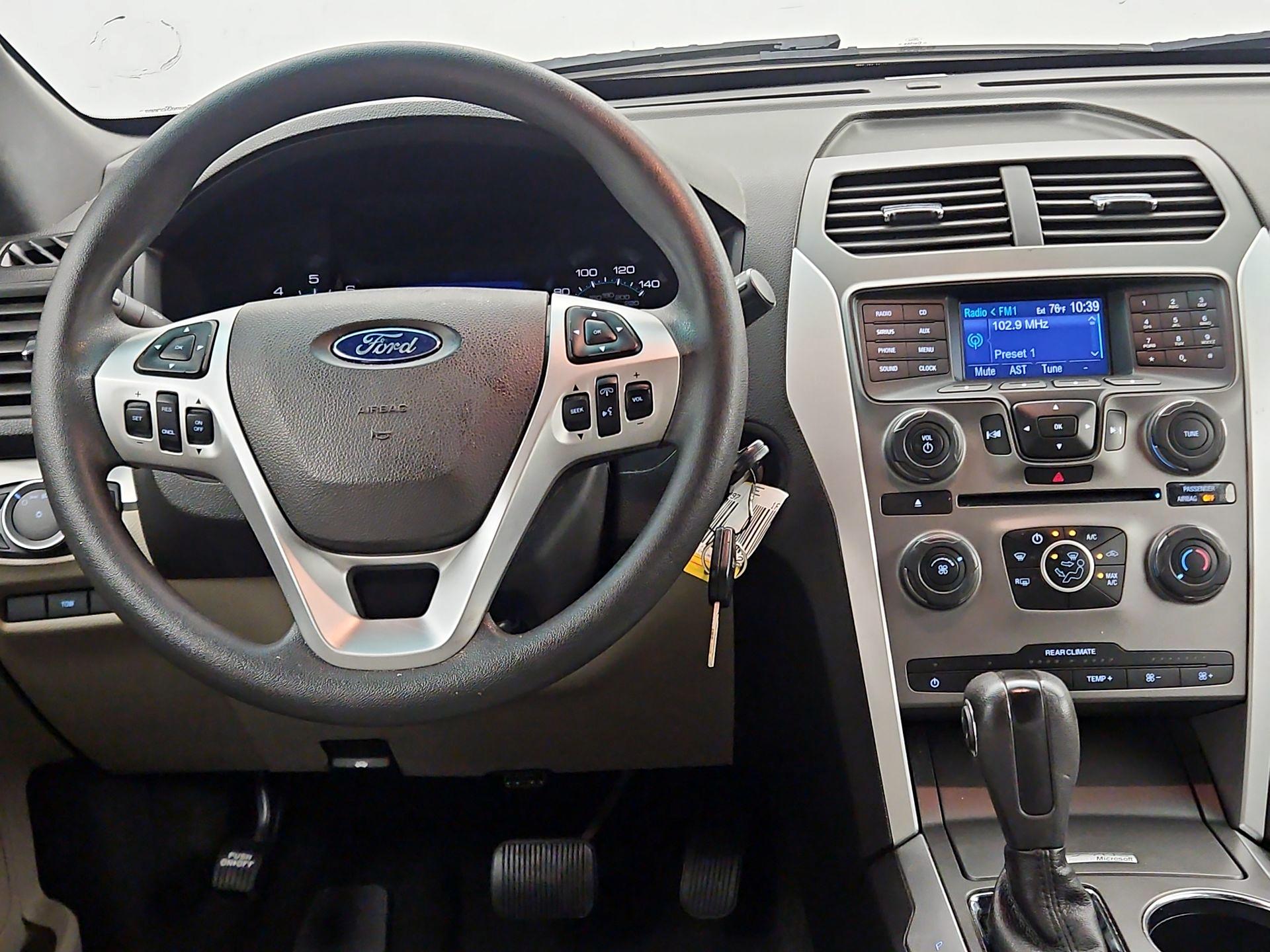 Thumbnail: 2013 Ford Explorer - 10