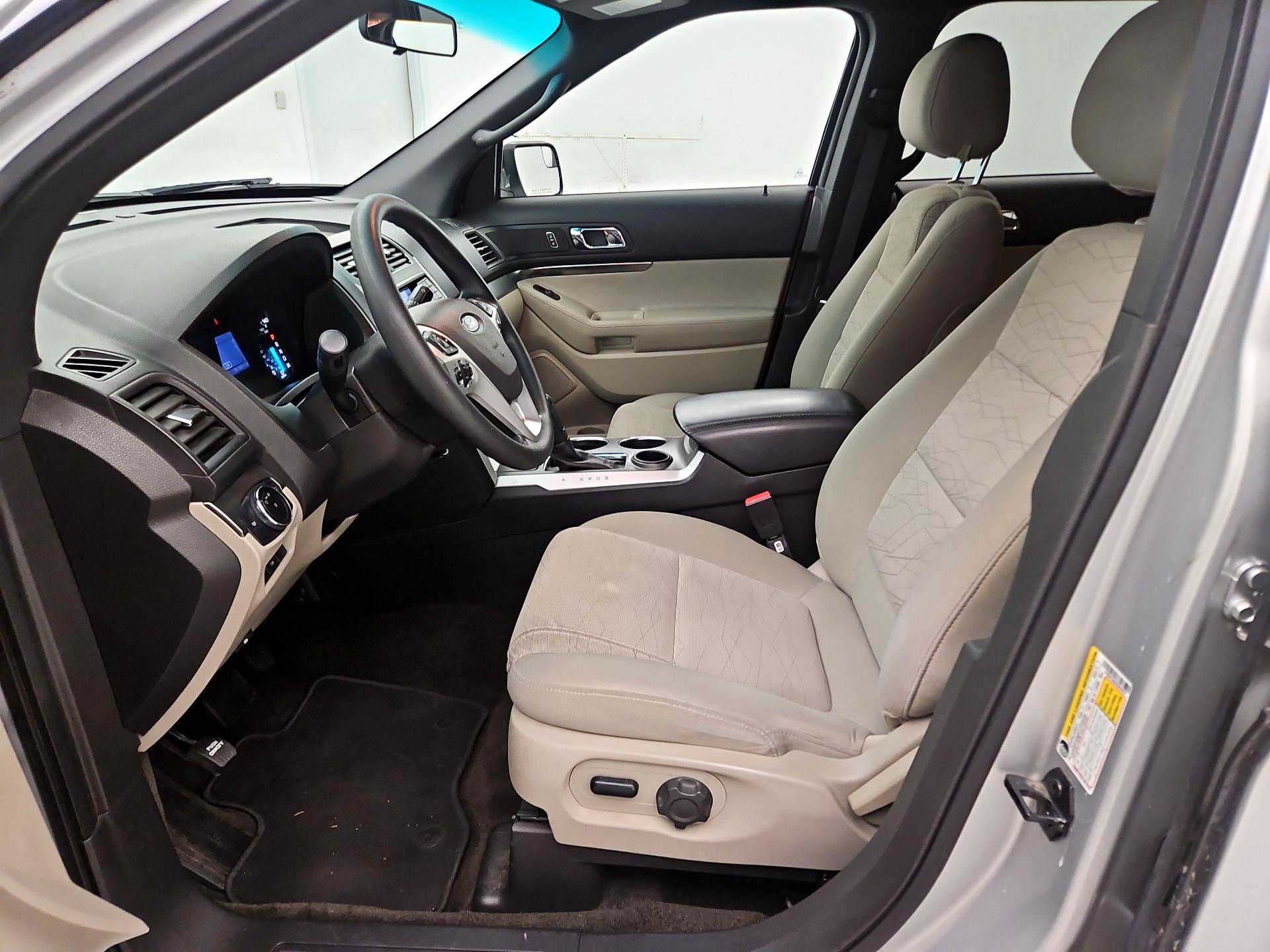 Thumbnail: 2013 Ford Explorer - 11