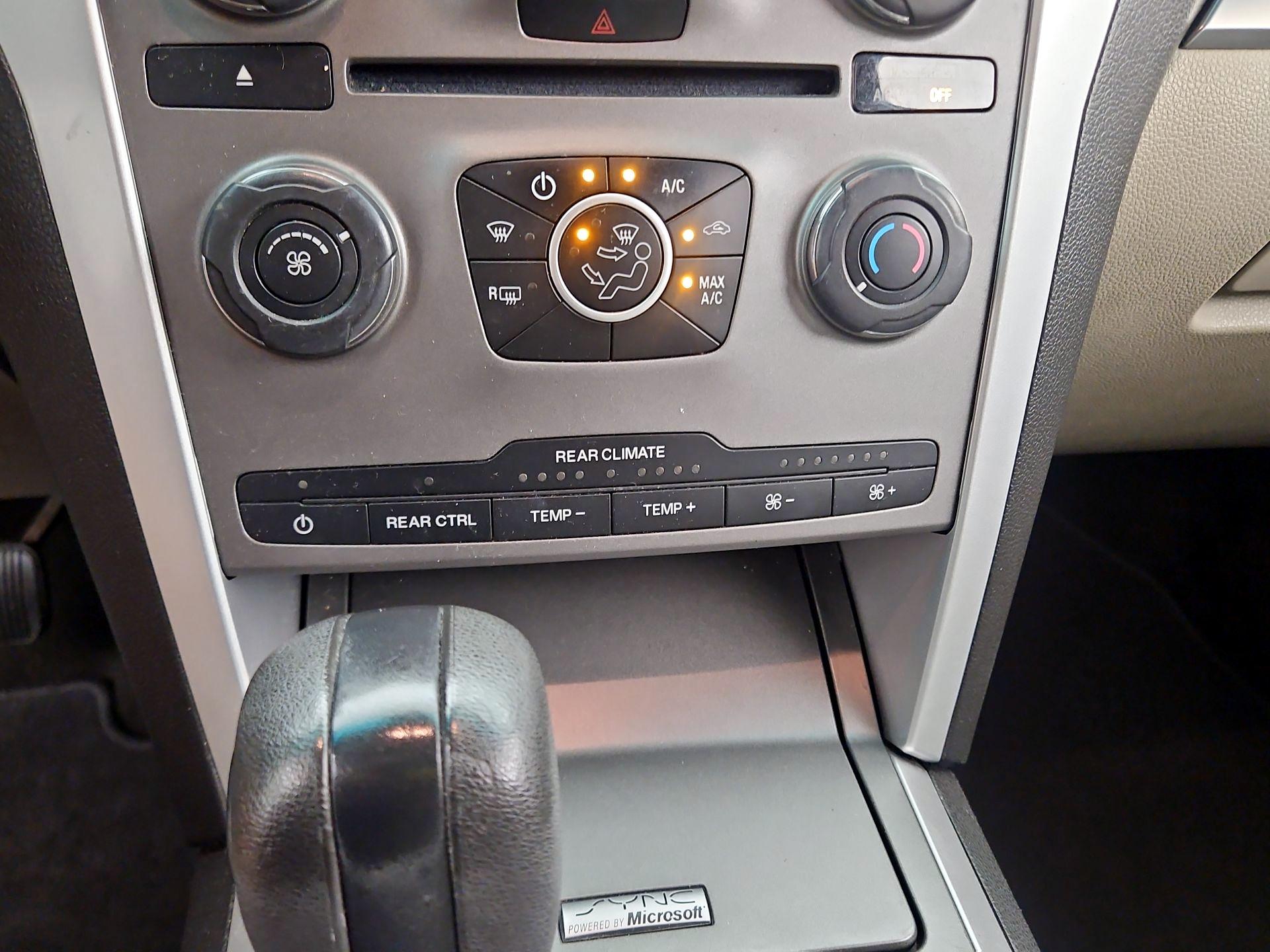 Thumbnail: 2013 Ford Explorer - 15