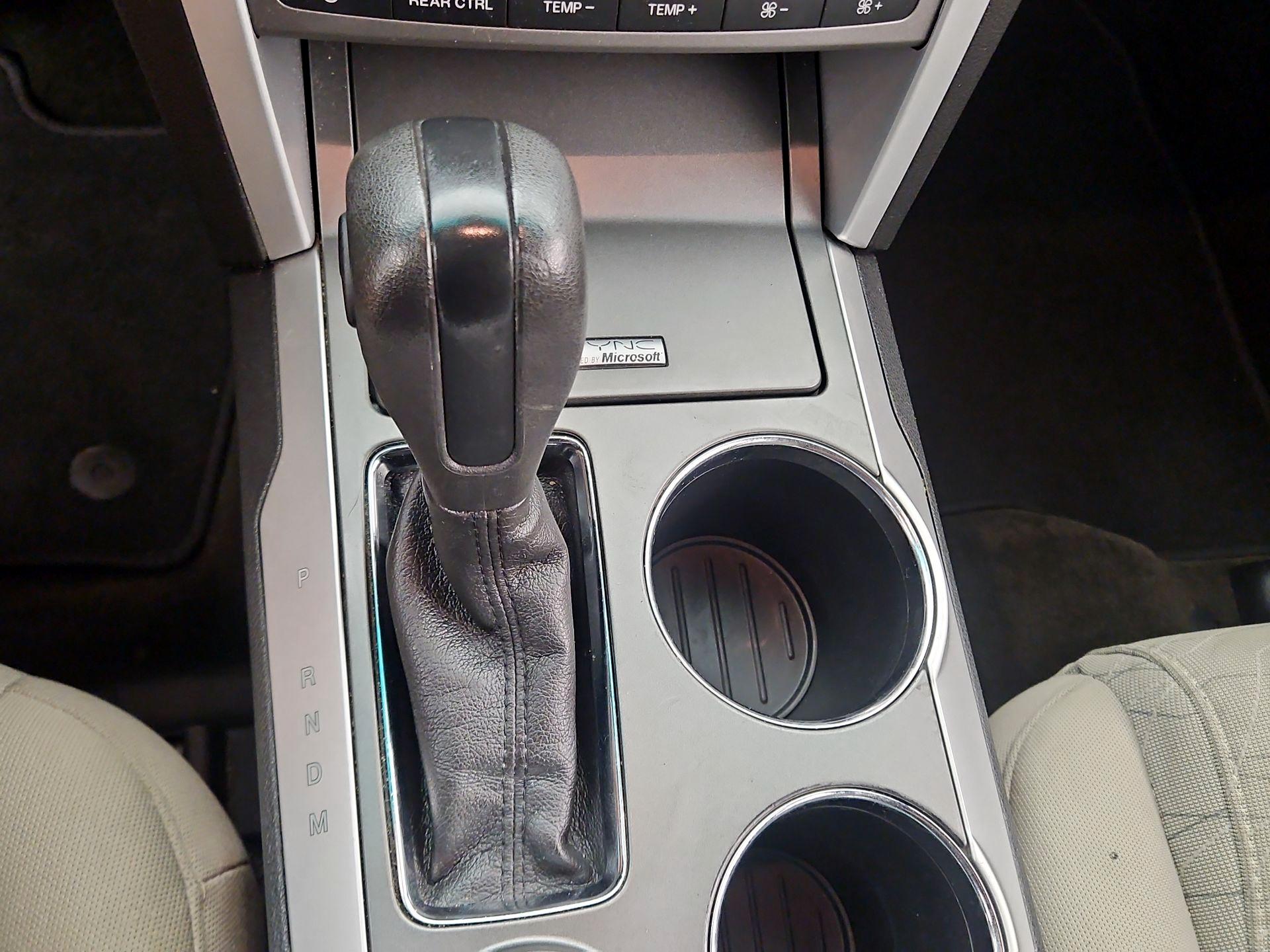 Thumbnail: 2013 Ford Explorer - 16