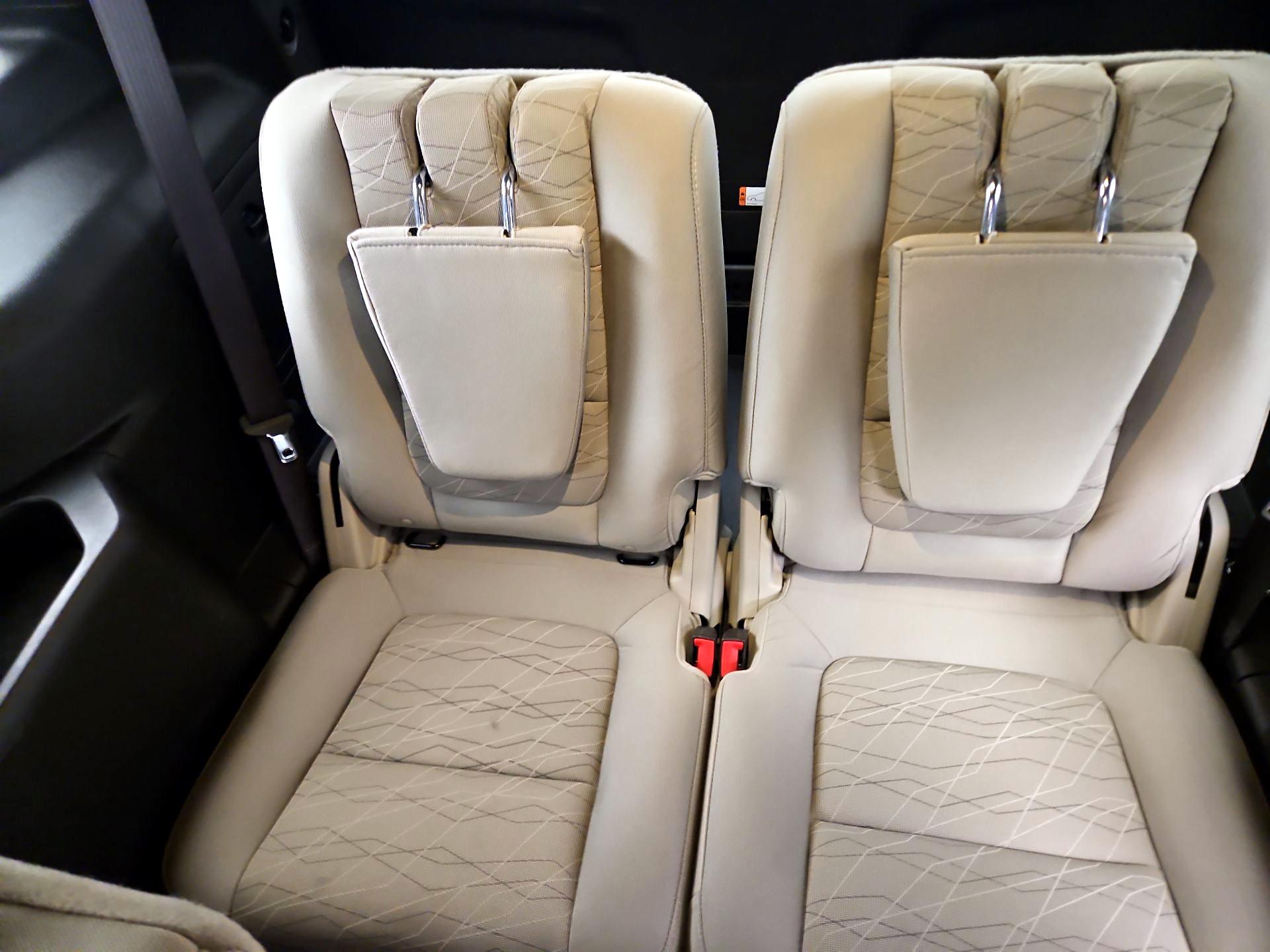 Thumbnail: 2013 Ford Explorer - 19