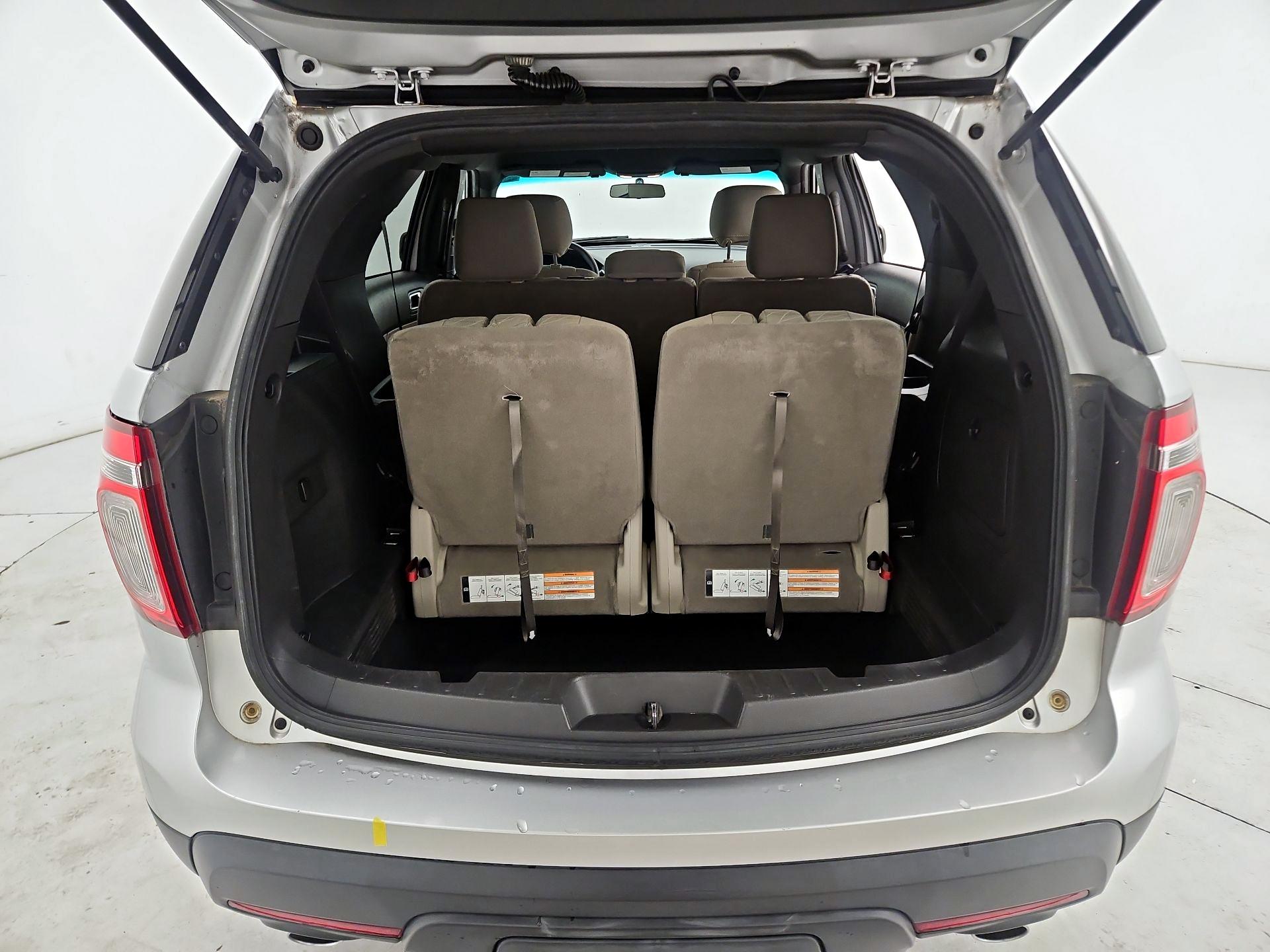 Thumbnail: 2013 Ford Explorer - 20