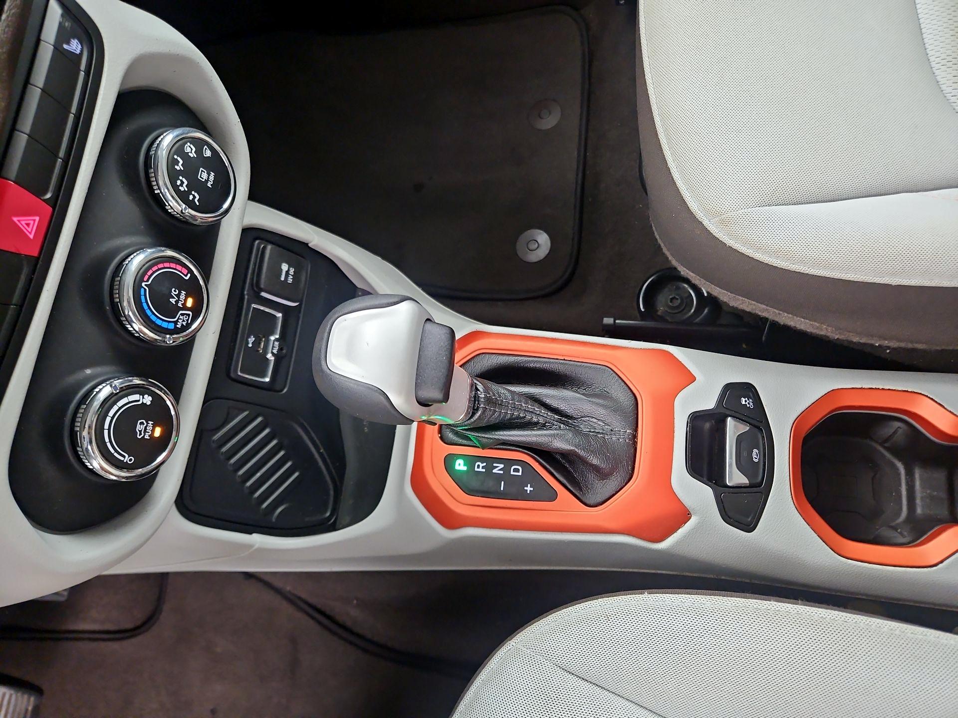 Thumbnail: 2015 Jeep Renegade - 17