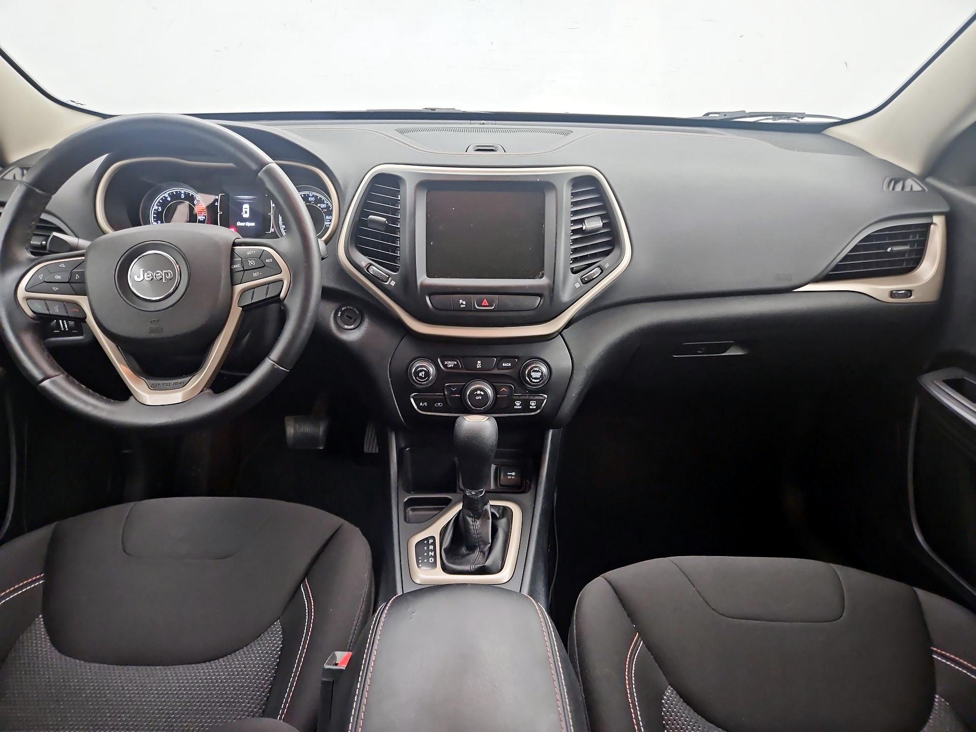 Thumbnail: 2016 Jeep Cherokee - 9