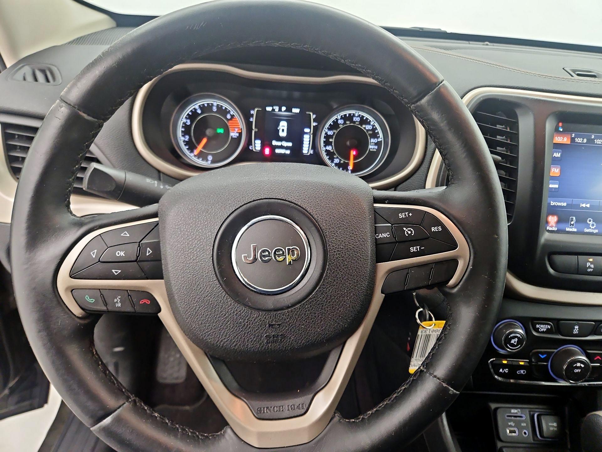 Thumbnail: 2016 Jeep Cherokee - 10