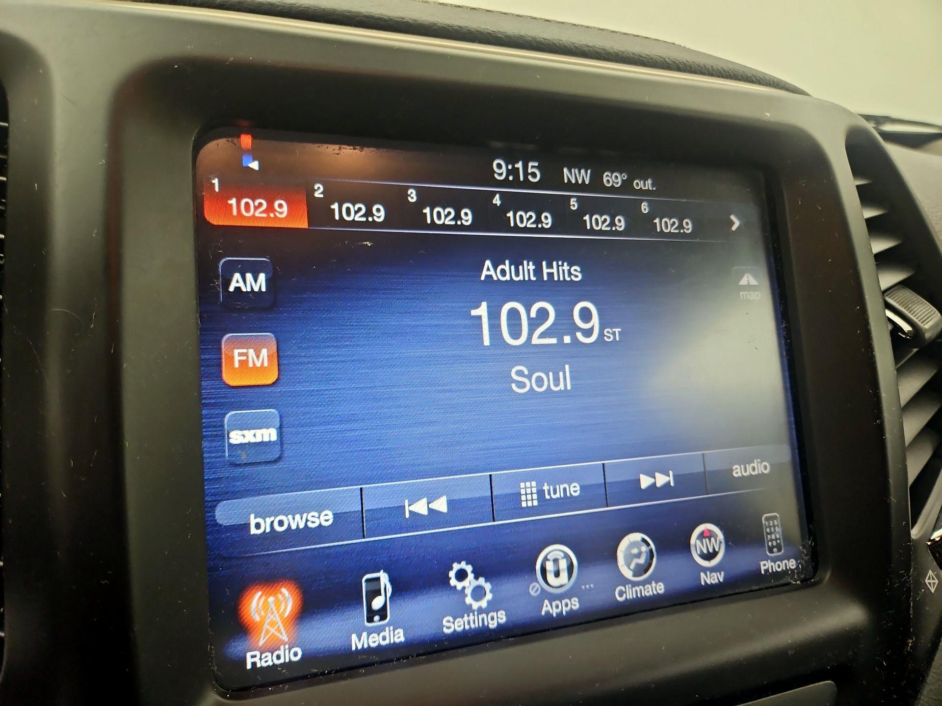 Thumbnail: 2016 Jeep Cherokee - 15