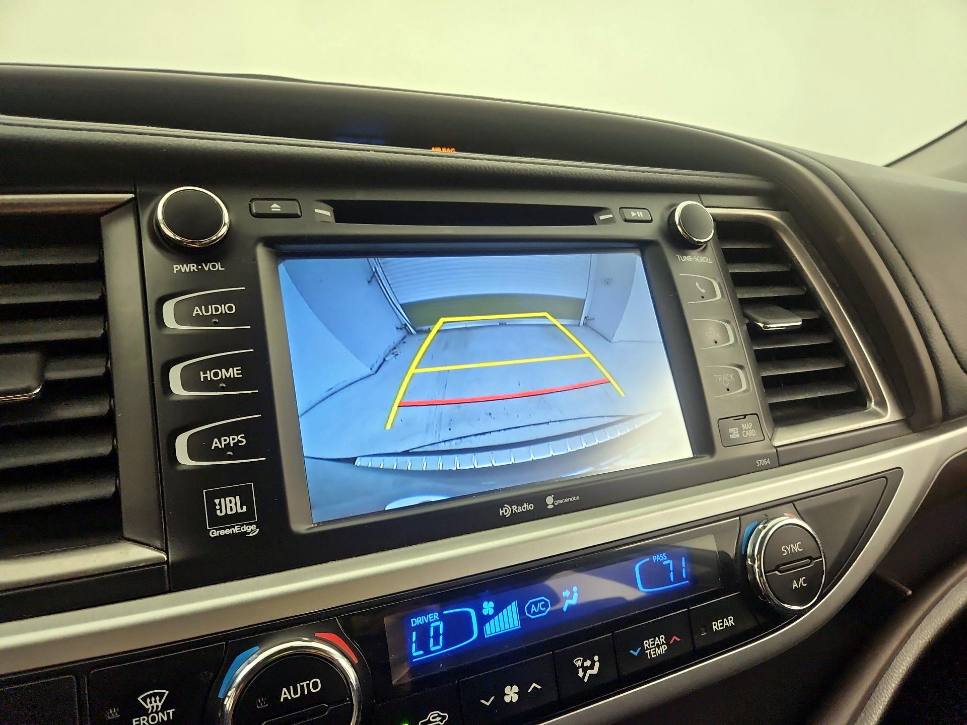 Thumbnail: 2014 Toyota Highlander - 14