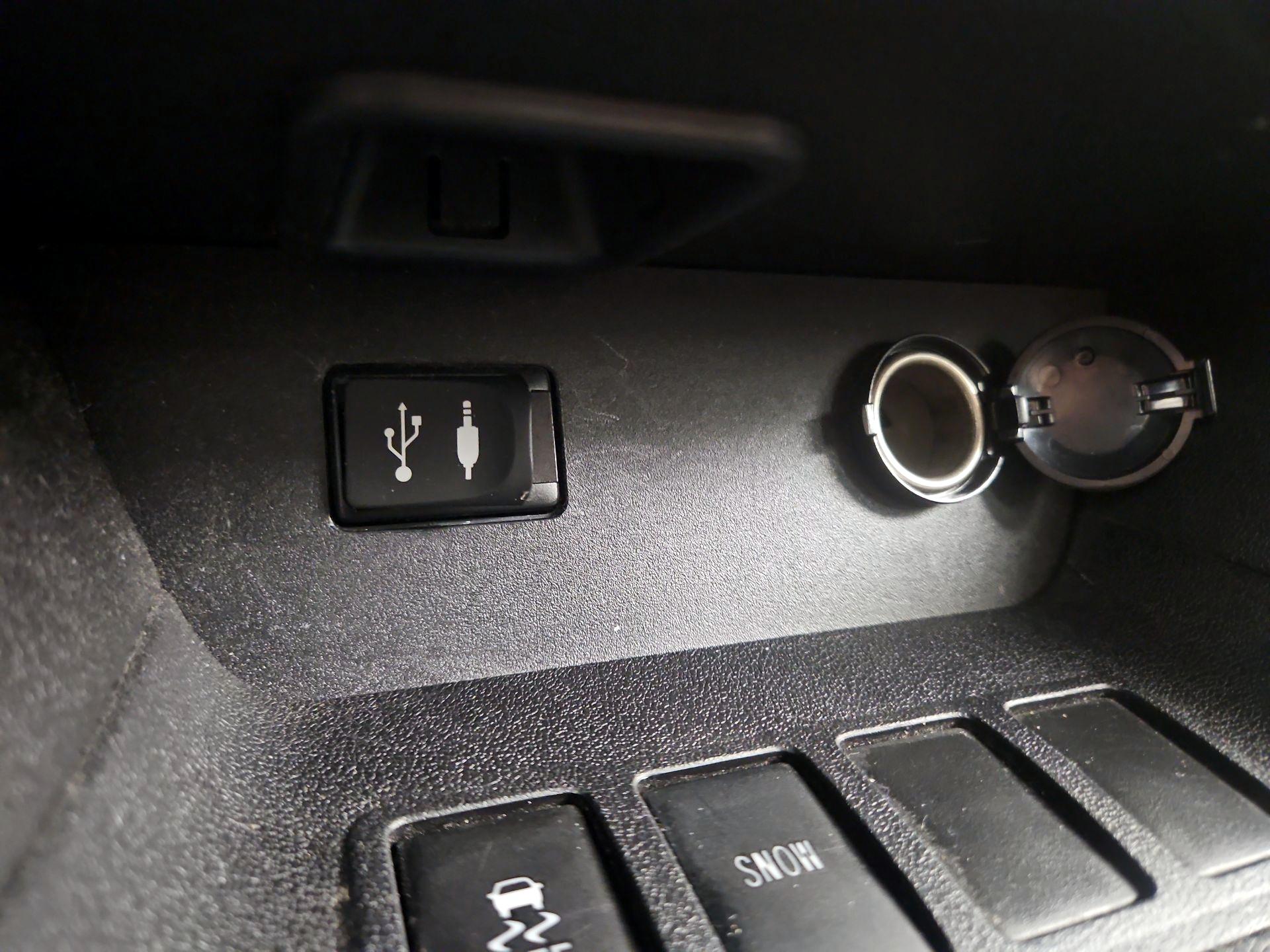 Thumbnail: 2014 Toyota Highlander - 18