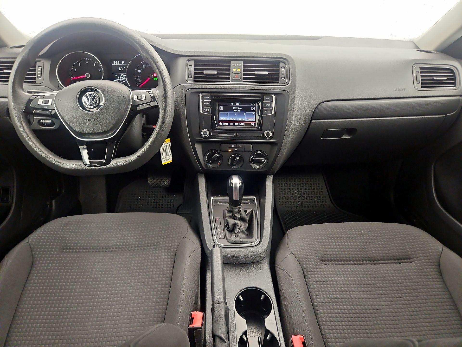 Thumbnail: 2016 Volkswagen Jetta - 9