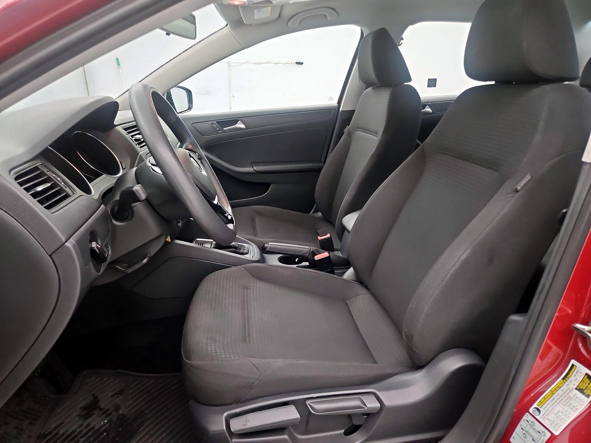 Thumbnail: 2016 Volkswagen Jetta - 11