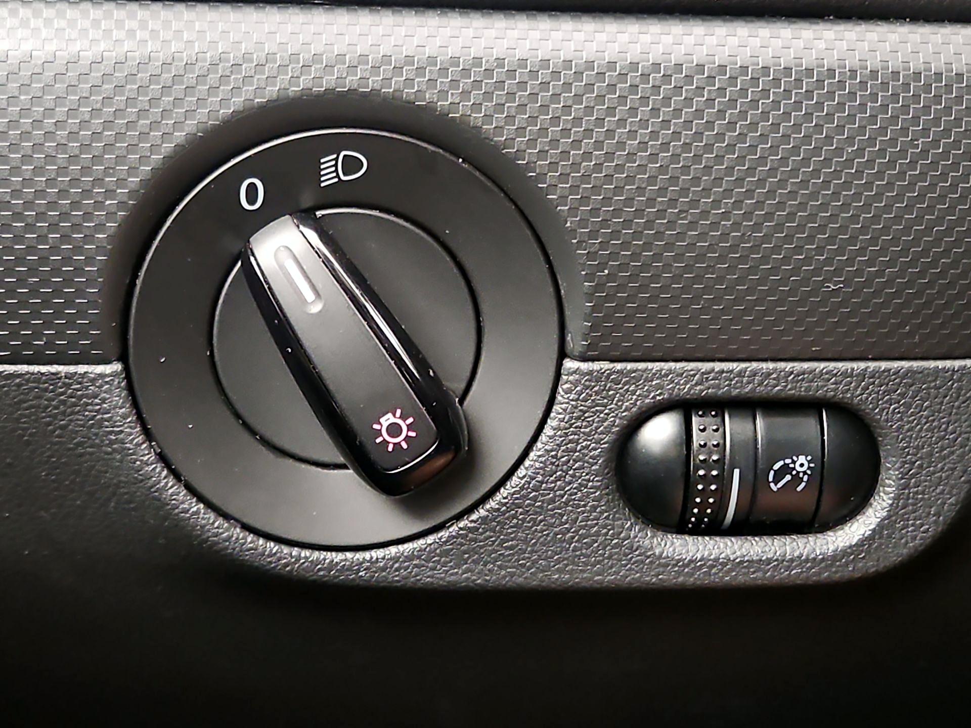 Thumbnail: 2016 Volkswagen Jetta - 13