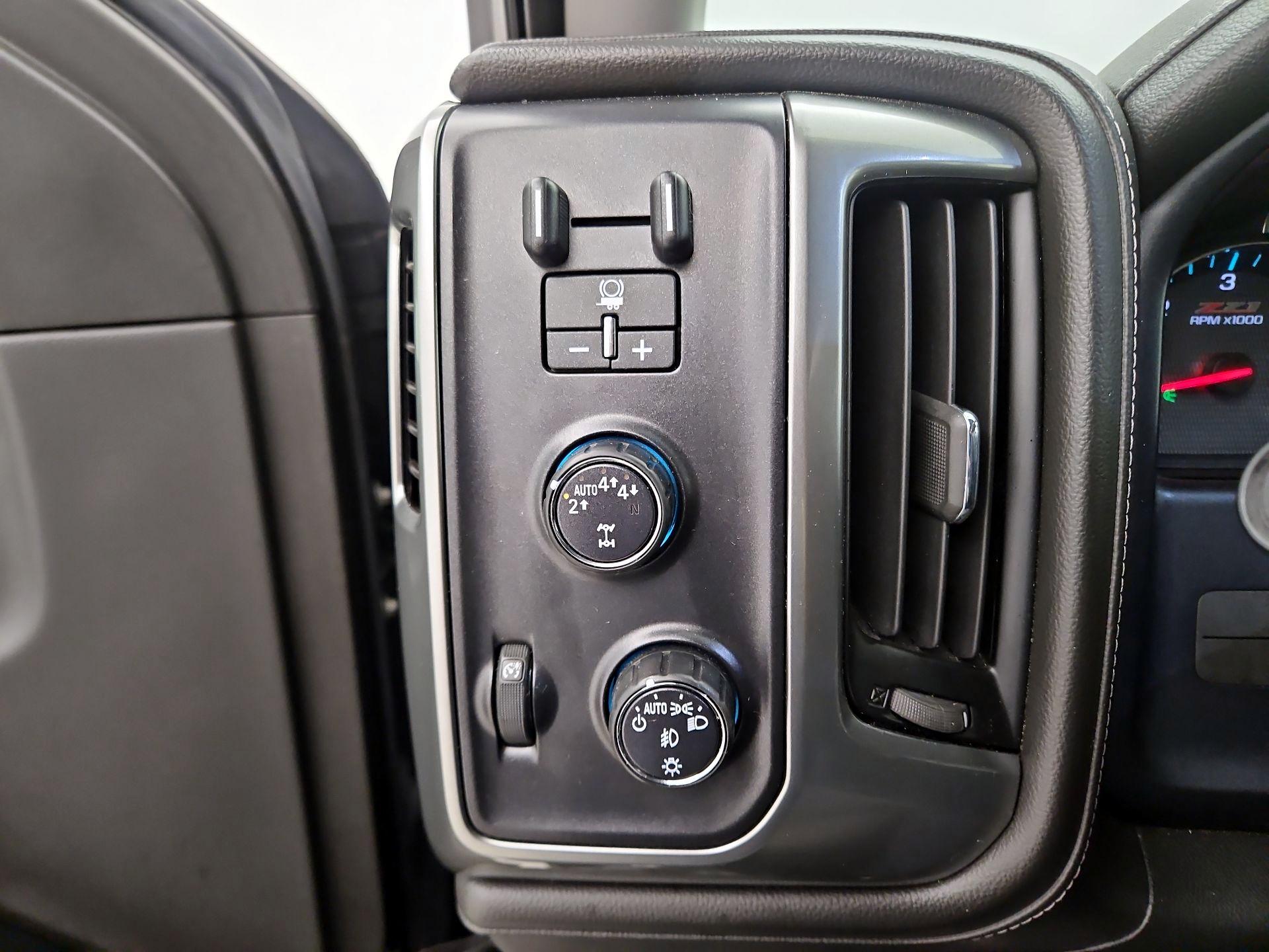 Thumbnail: 2018 Chevrolet Silverado 1500 - 13