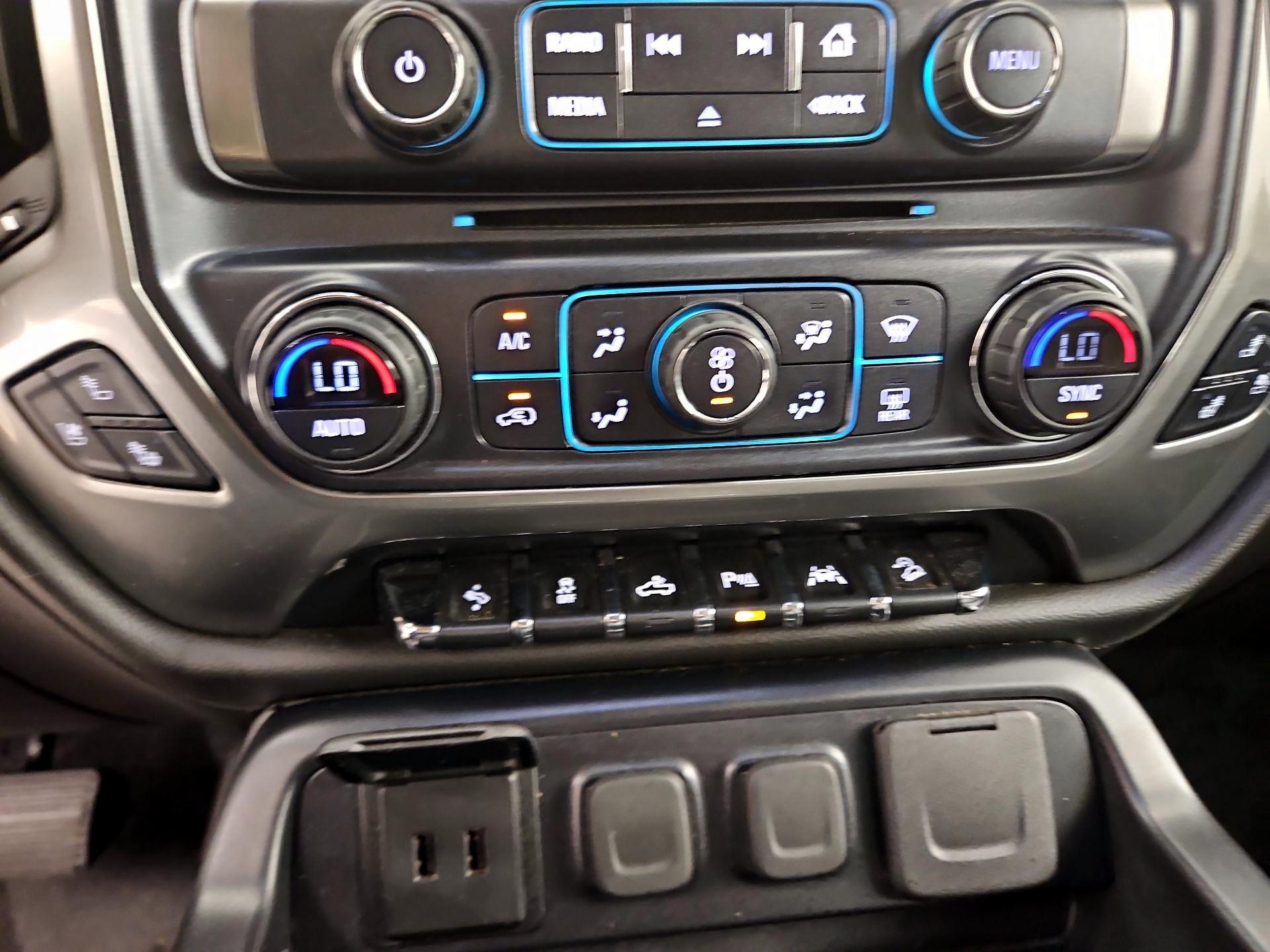 Thumbnail: 2018 Chevrolet Silverado 1500 - 16