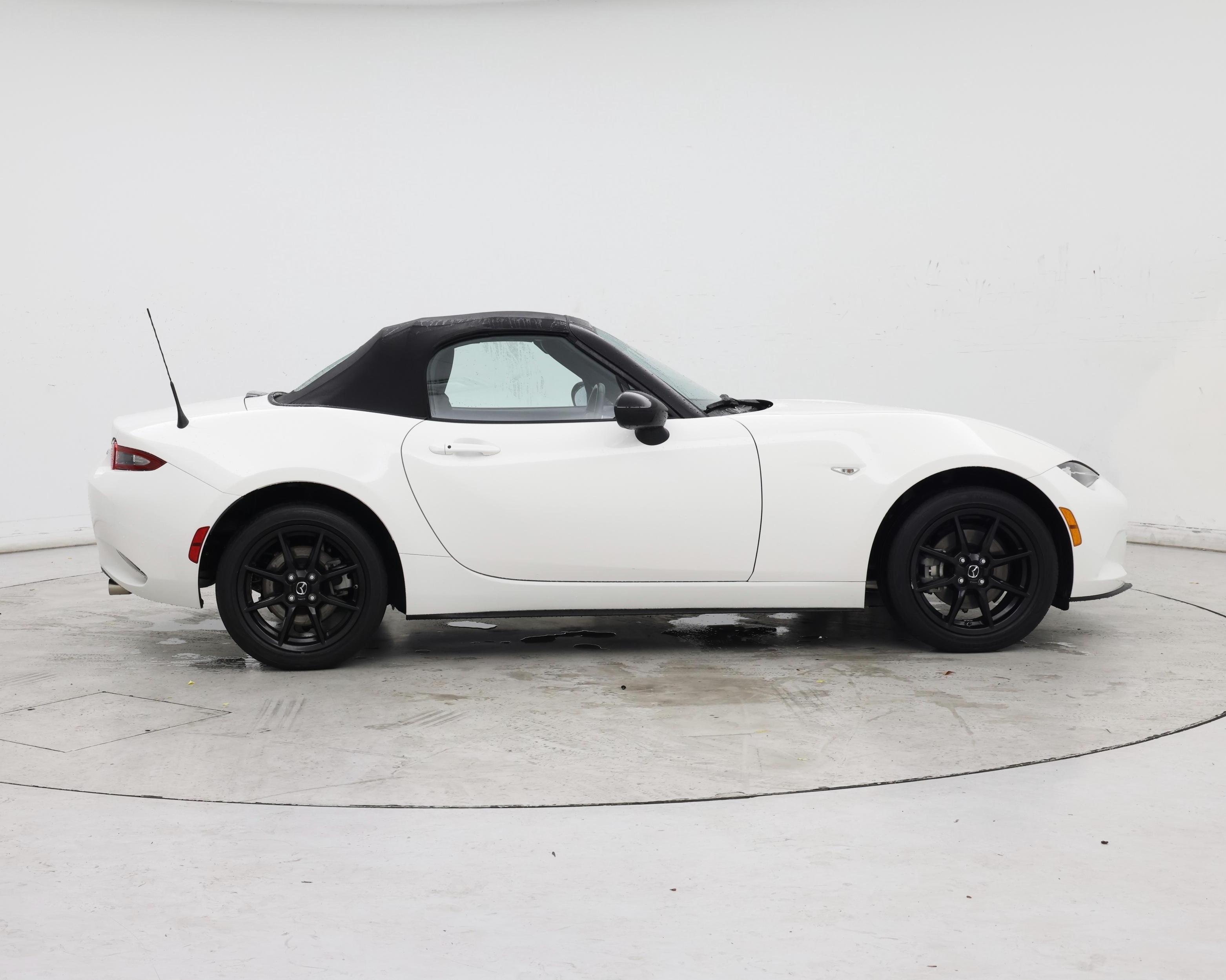 Thumbnail: 2020 Mazda MX-5 Miata - 7