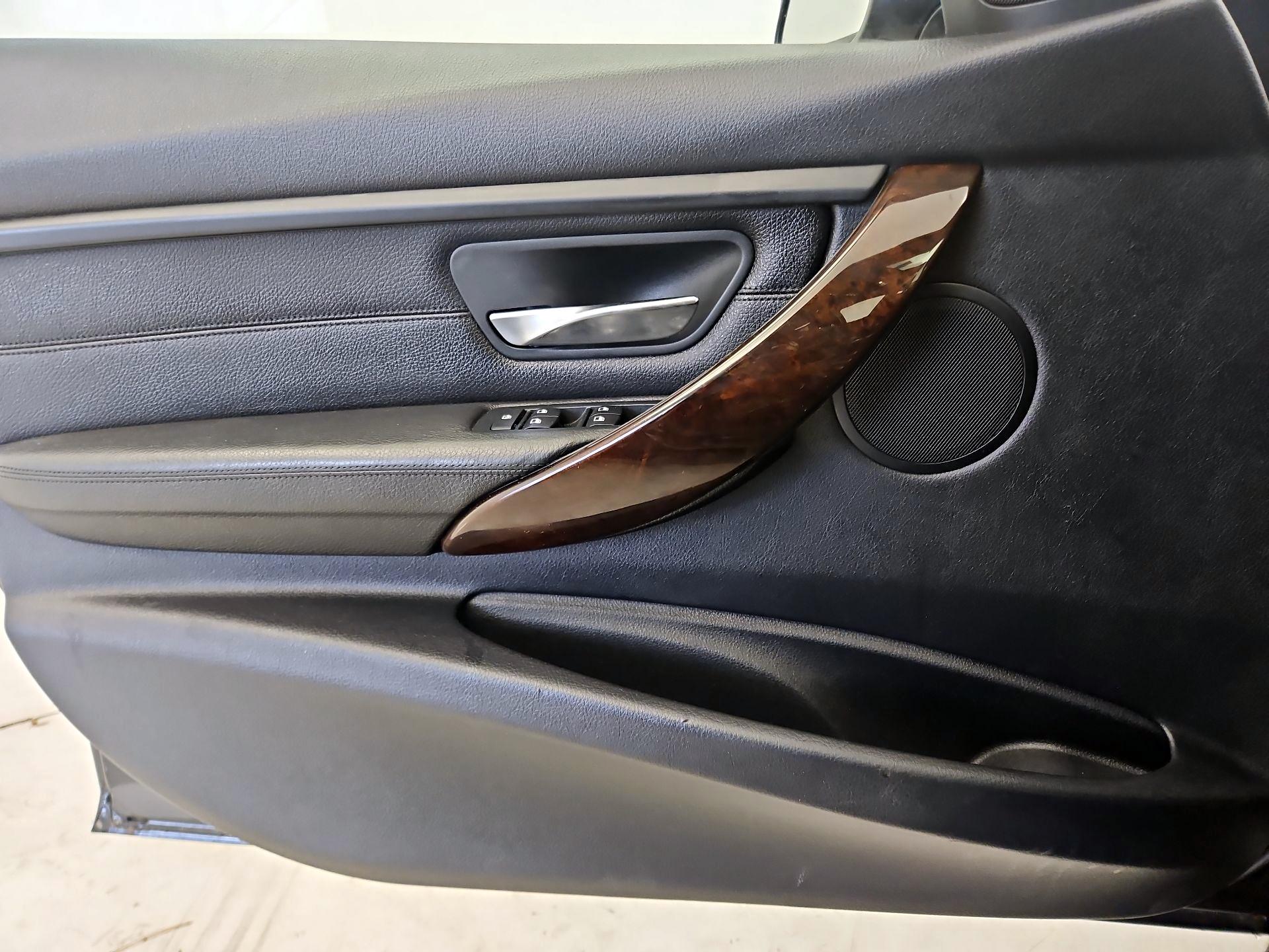 Thumbnail: 2015 BMW 3 Series - 12