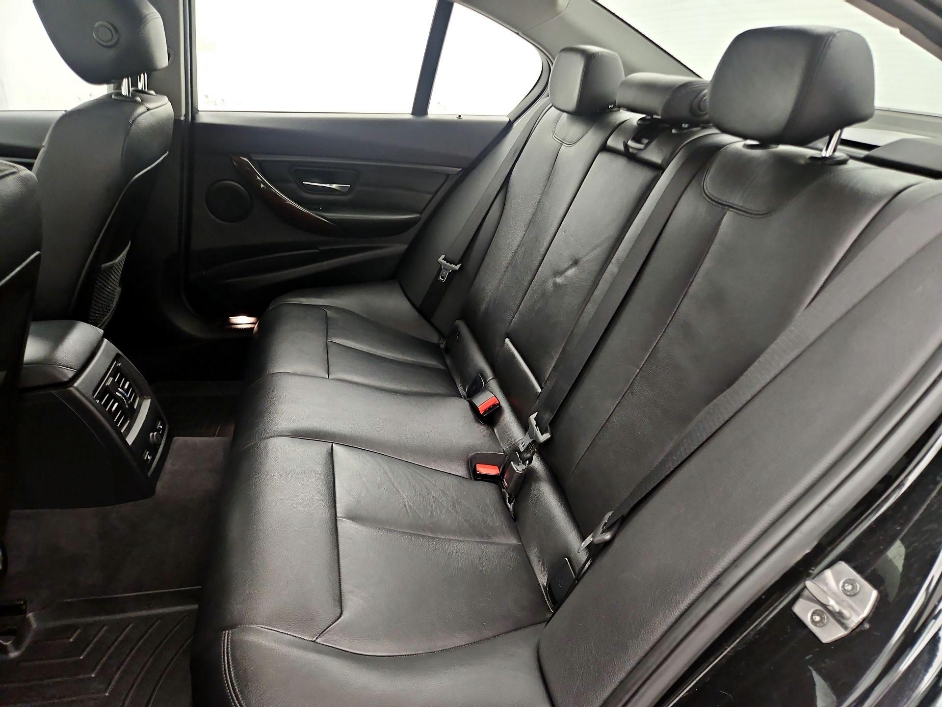 Thumbnail: 2015 BMW 3 Series - 20