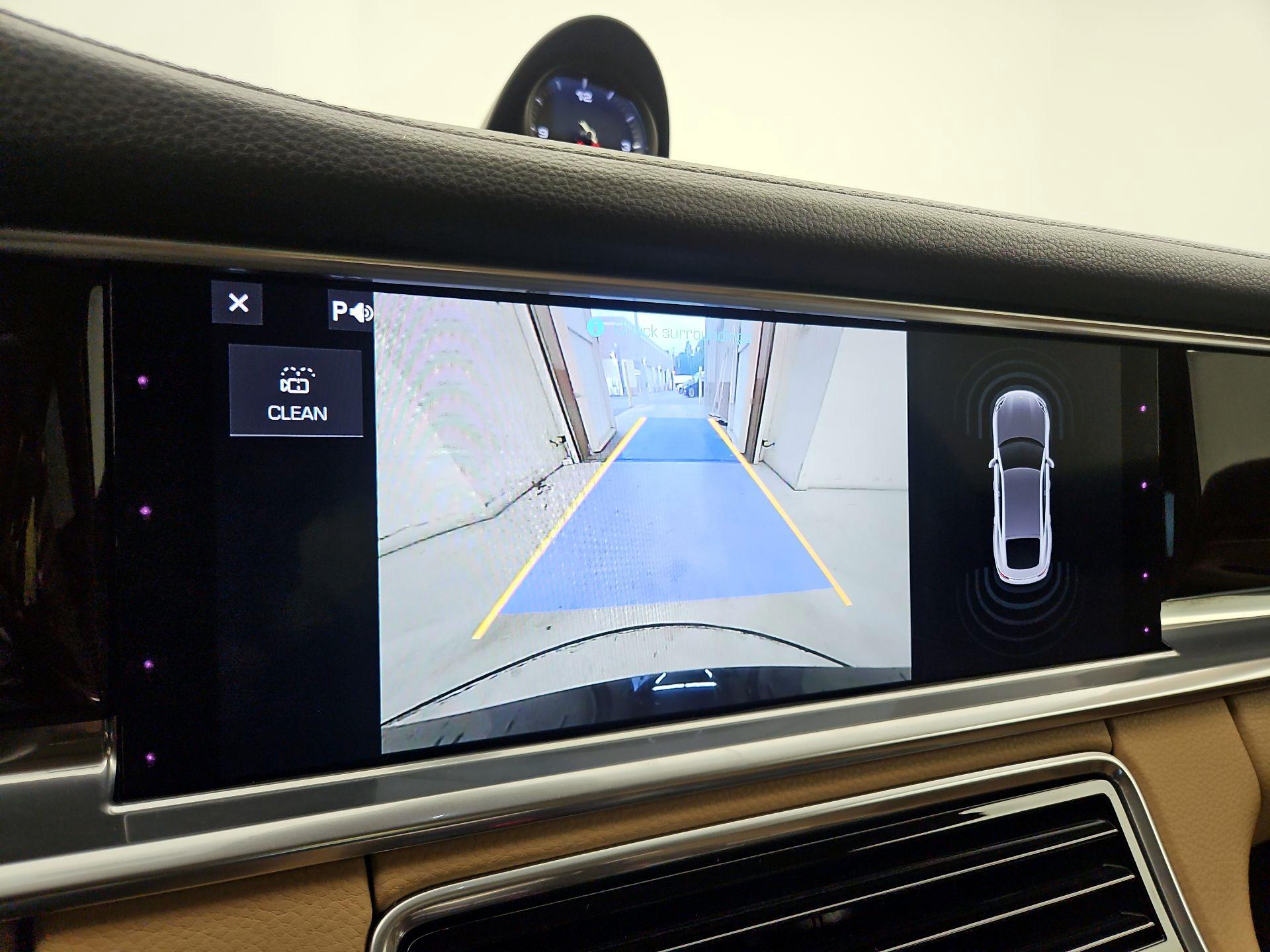 Thumbnail: 2020 Porsche Panamera - 15