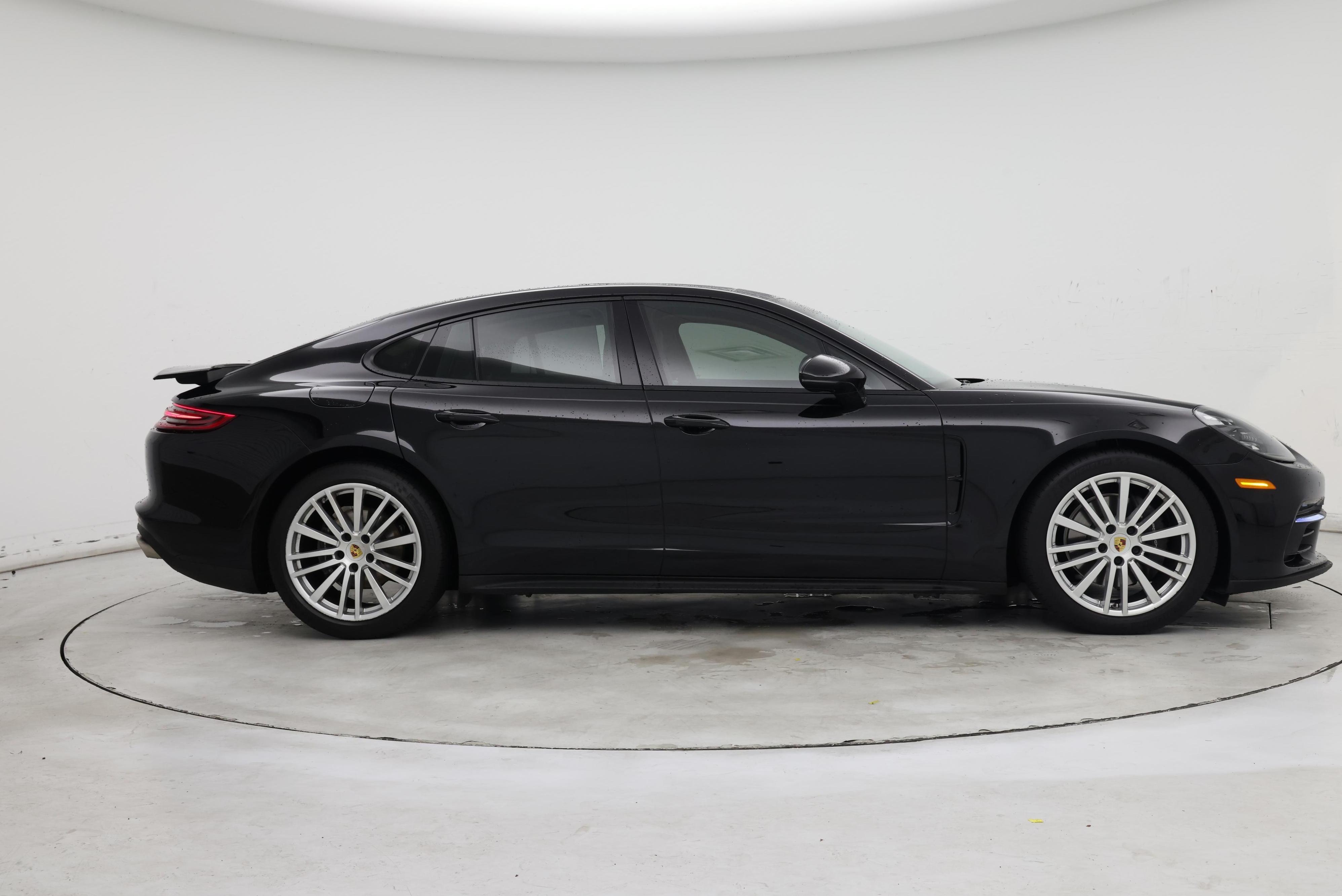 Thumbnail: 2020 Porsche Panamera - 7