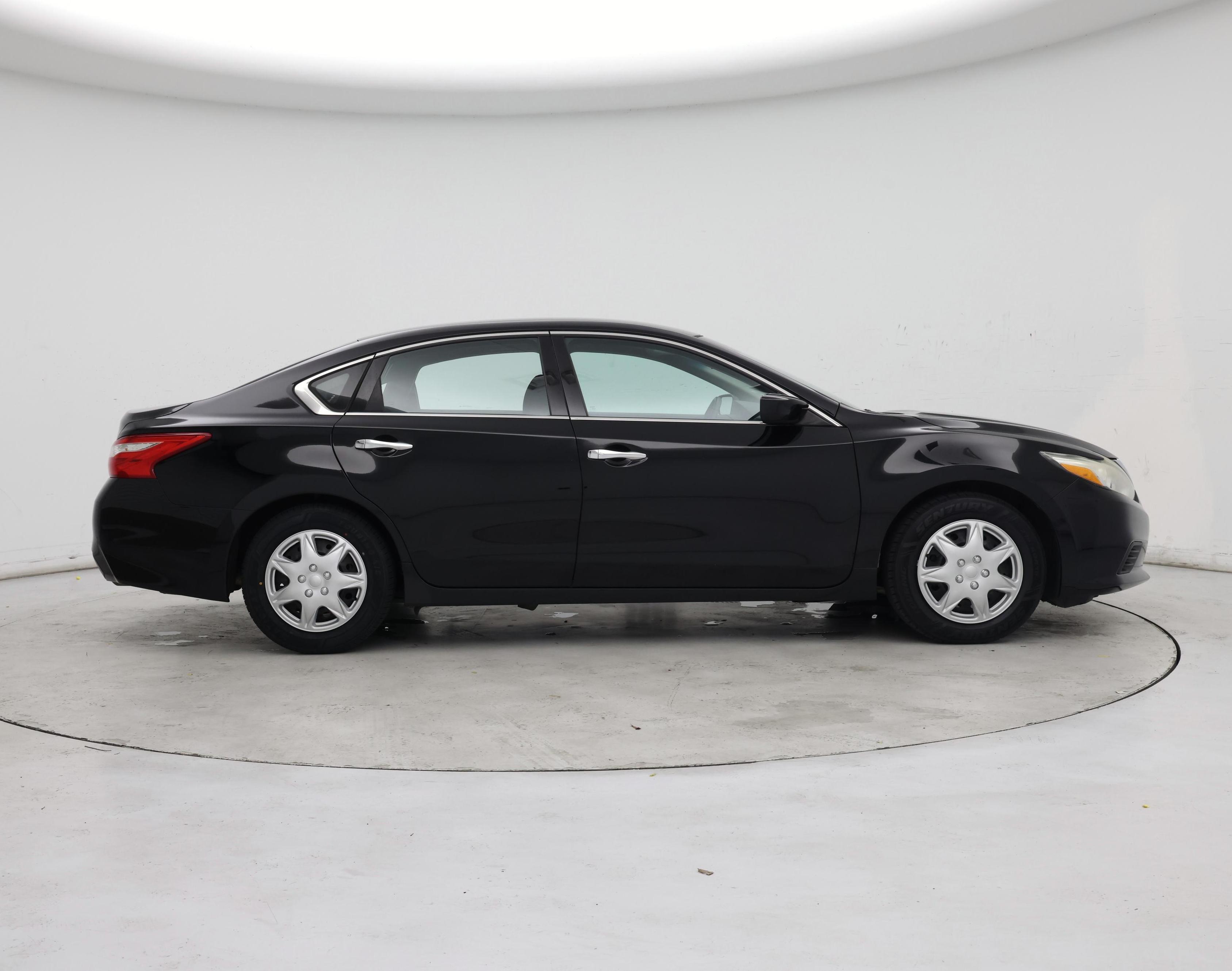 Thumbnail: 2017 Nissan Altima - 7
