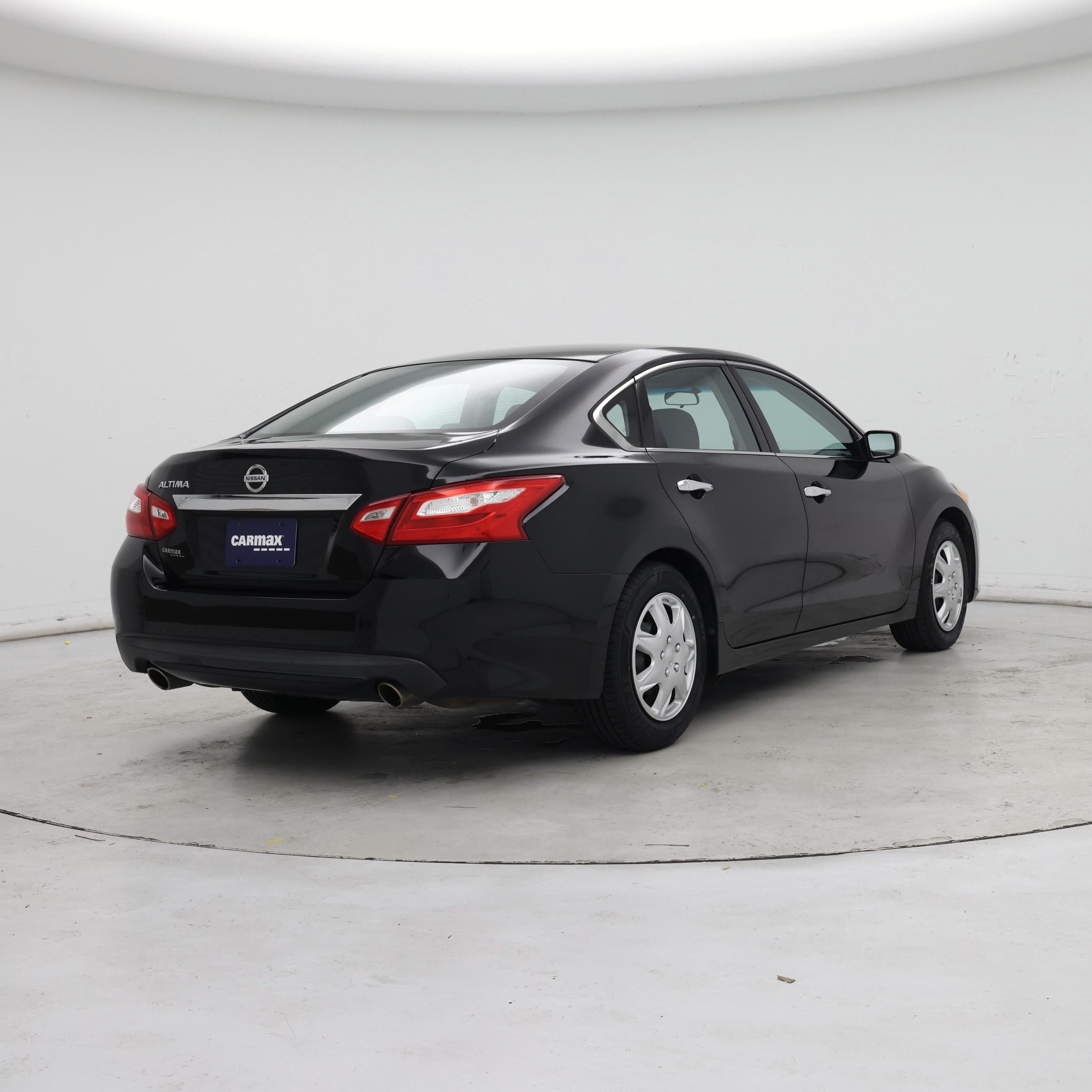Thumbnail: 2017 Nissan Altima - 8