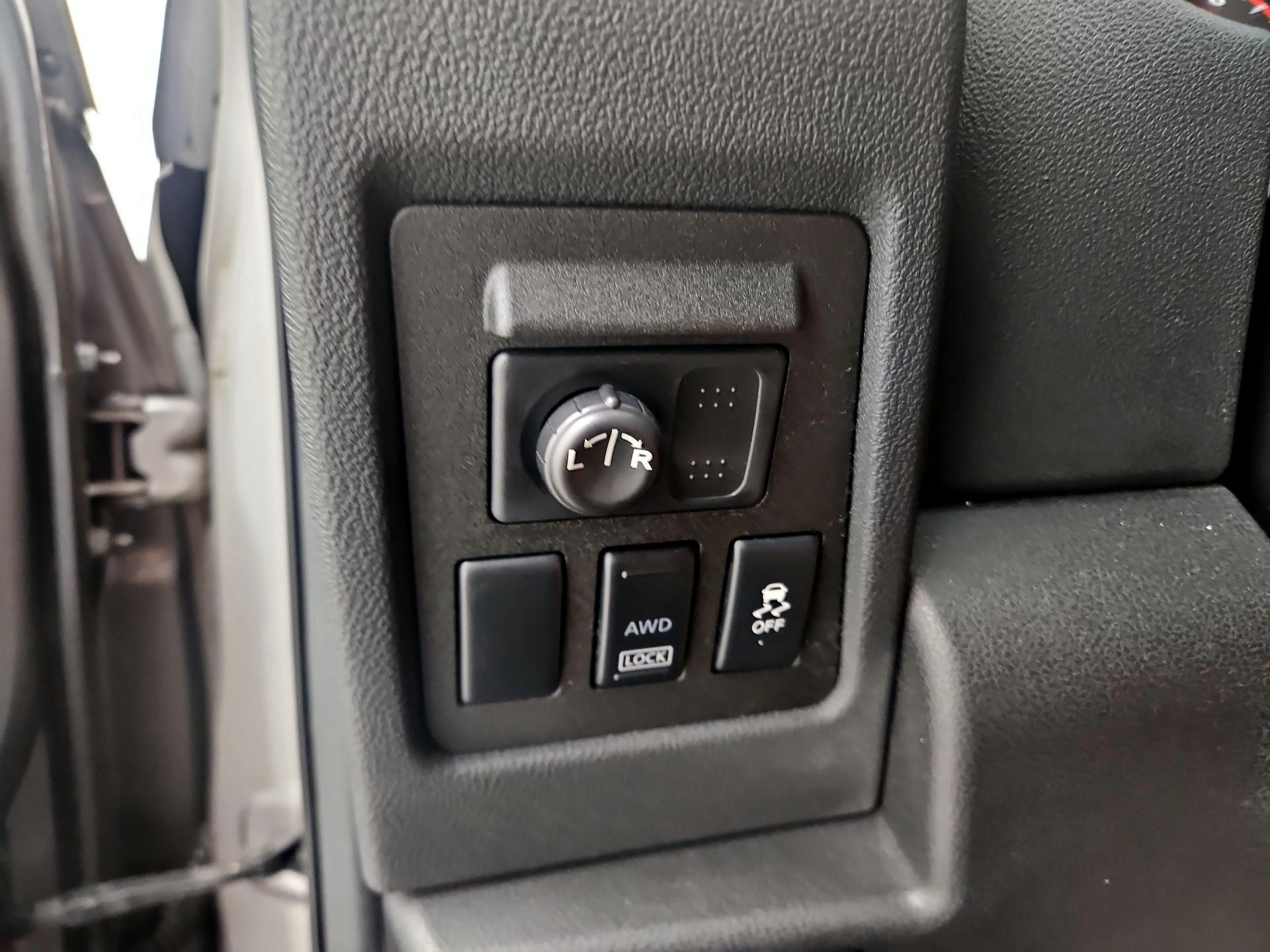 Thumbnail: 2015 Nissan Rogue - 13