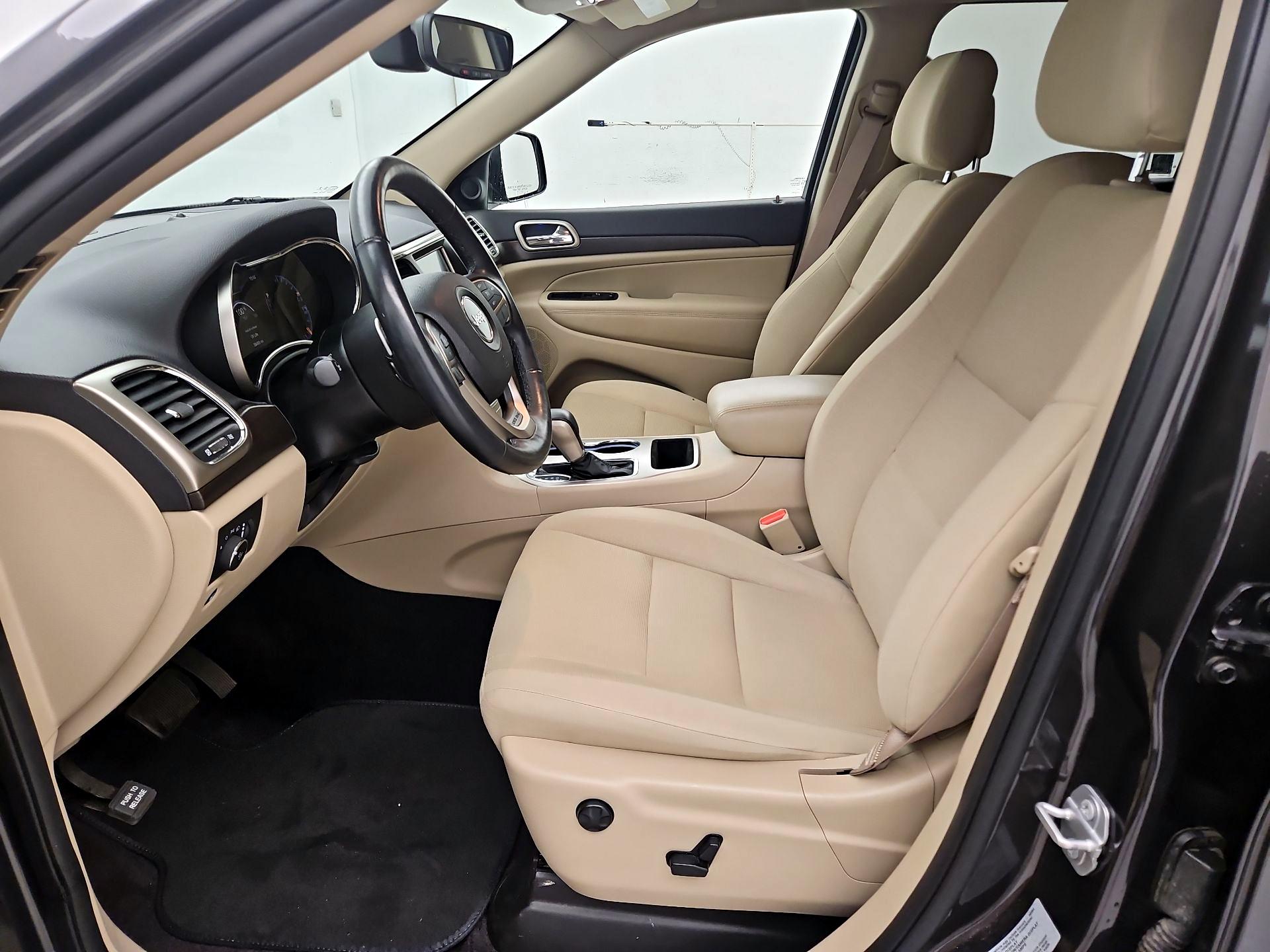 Thumbnail: 2017 Jeep Grand Cherokee - 11