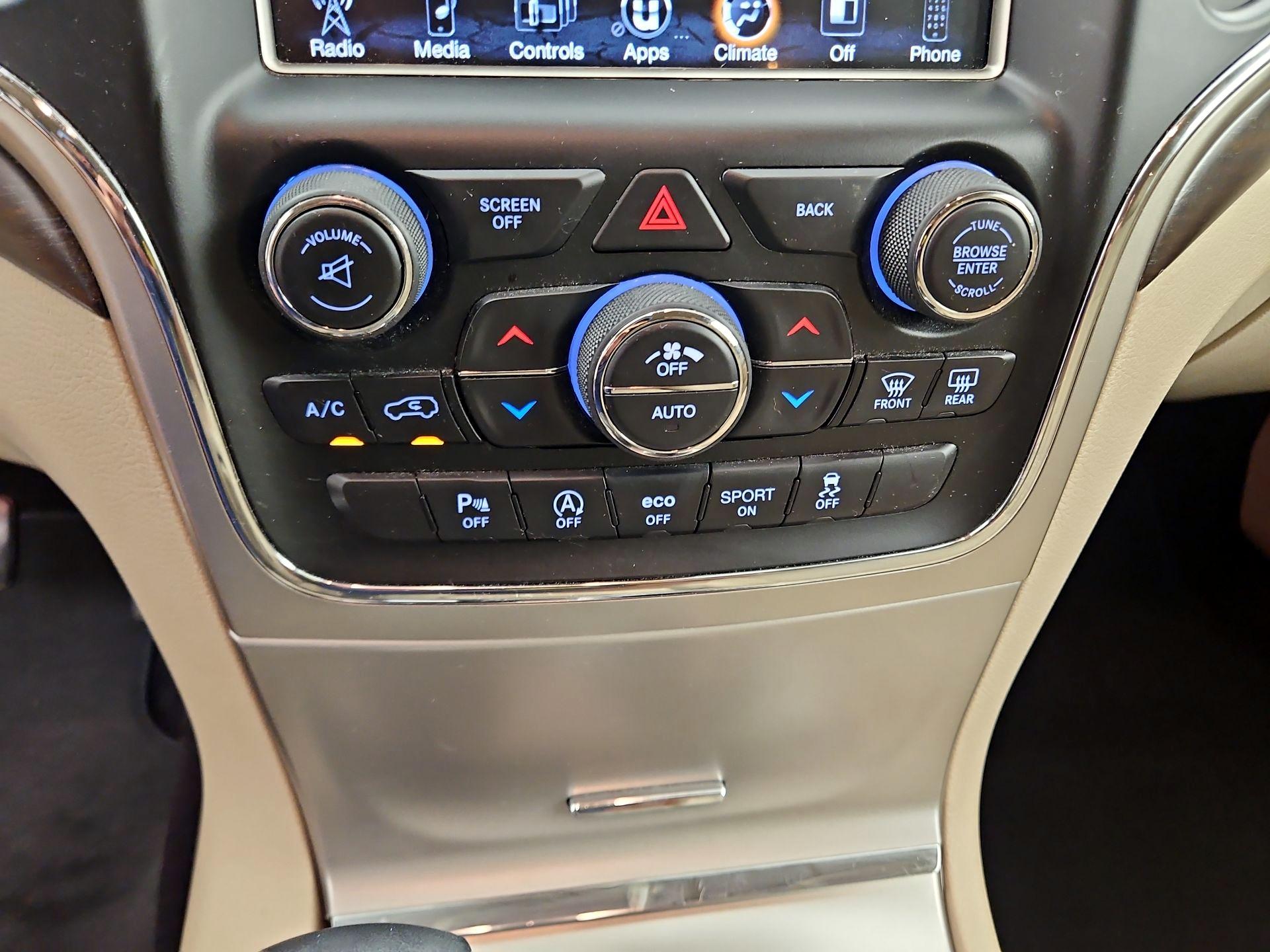 Thumbnail: 2017 Jeep Grand Cherokee - 16