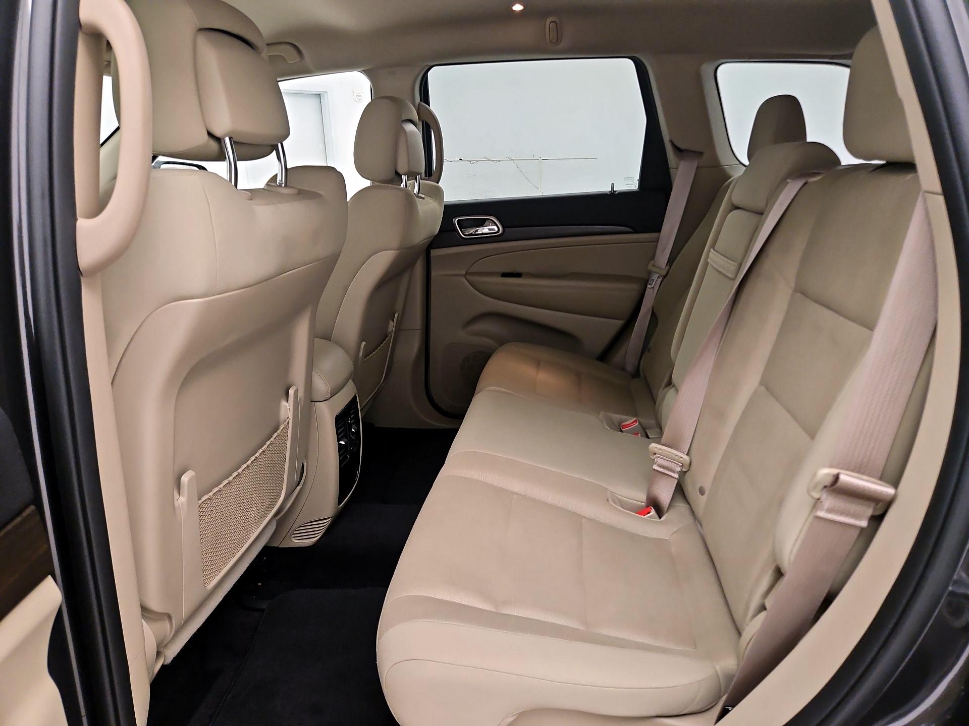 Thumbnail: 2017 Jeep Grand Cherokee - 19