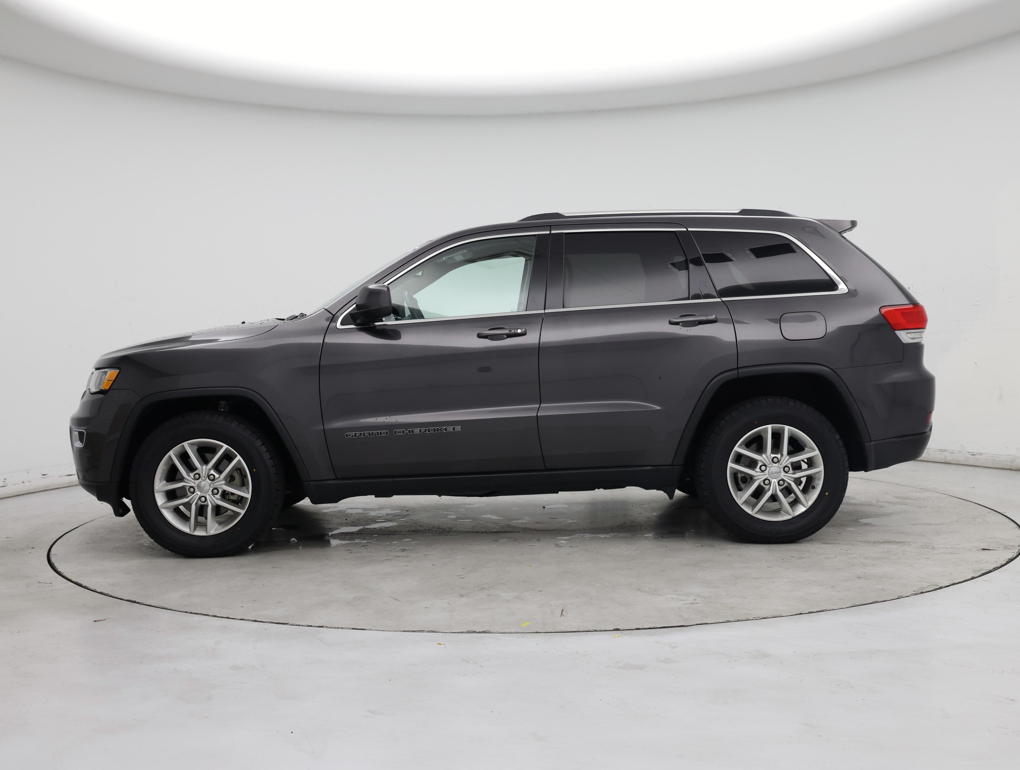 Thumbnail: 2017 Jeep Grand Cherokee - 3