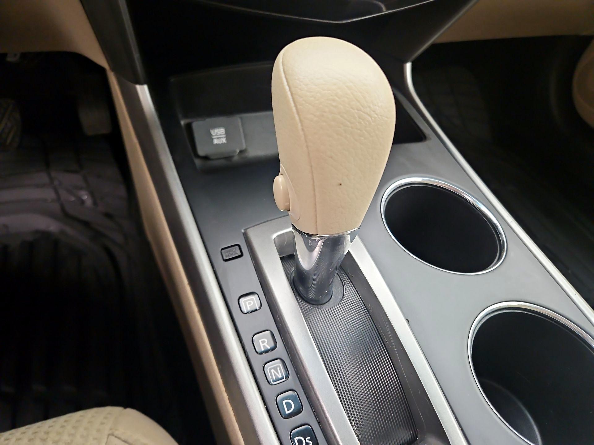 Thumbnail: 2015 Nissan Altima - 17