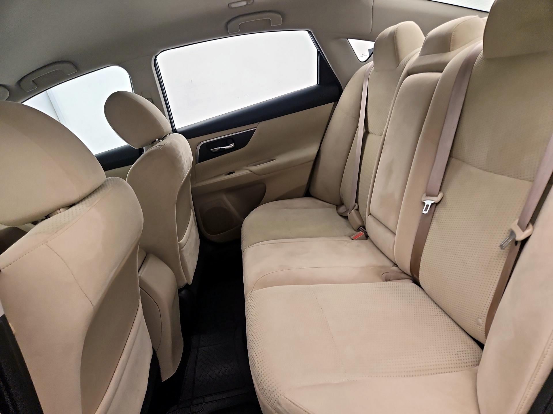 Thumbnail: 2015 Nissan Altima - 19