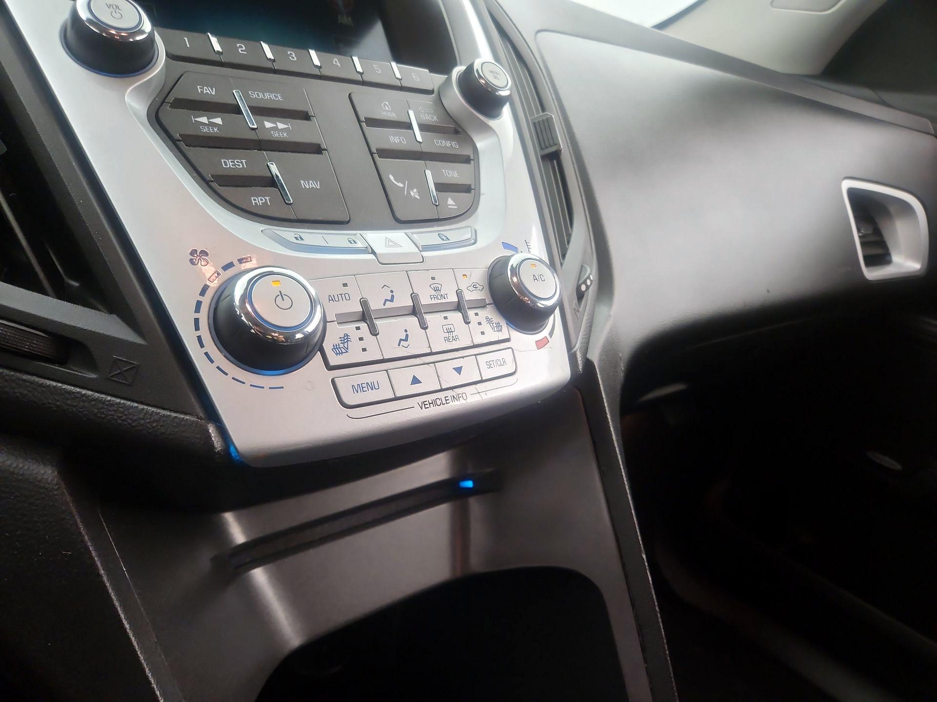 Thumbnail: 2015 Chevrolet Equinox - 15