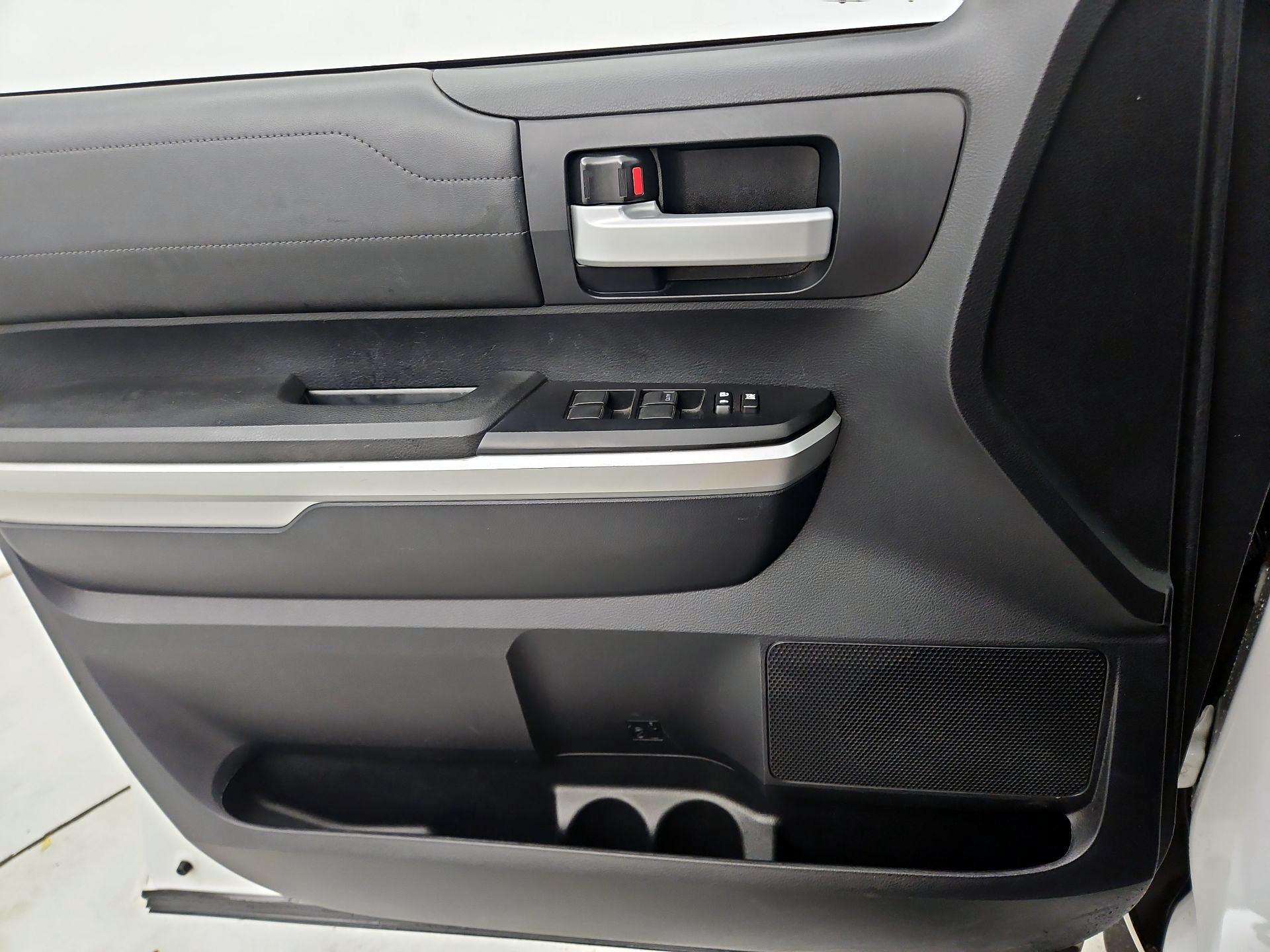 Thumbnail: 2015 Toyota Tundra - 12