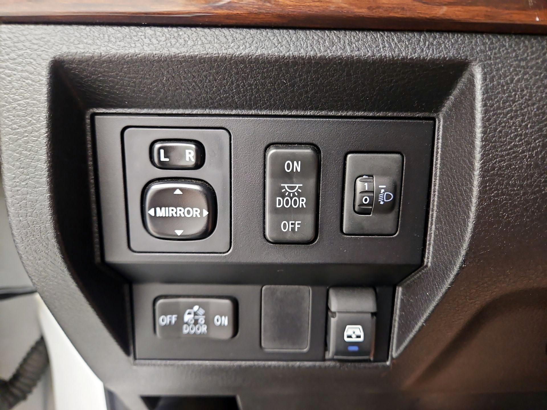 Thumbnail: 2015 Toyota Tundra - 13