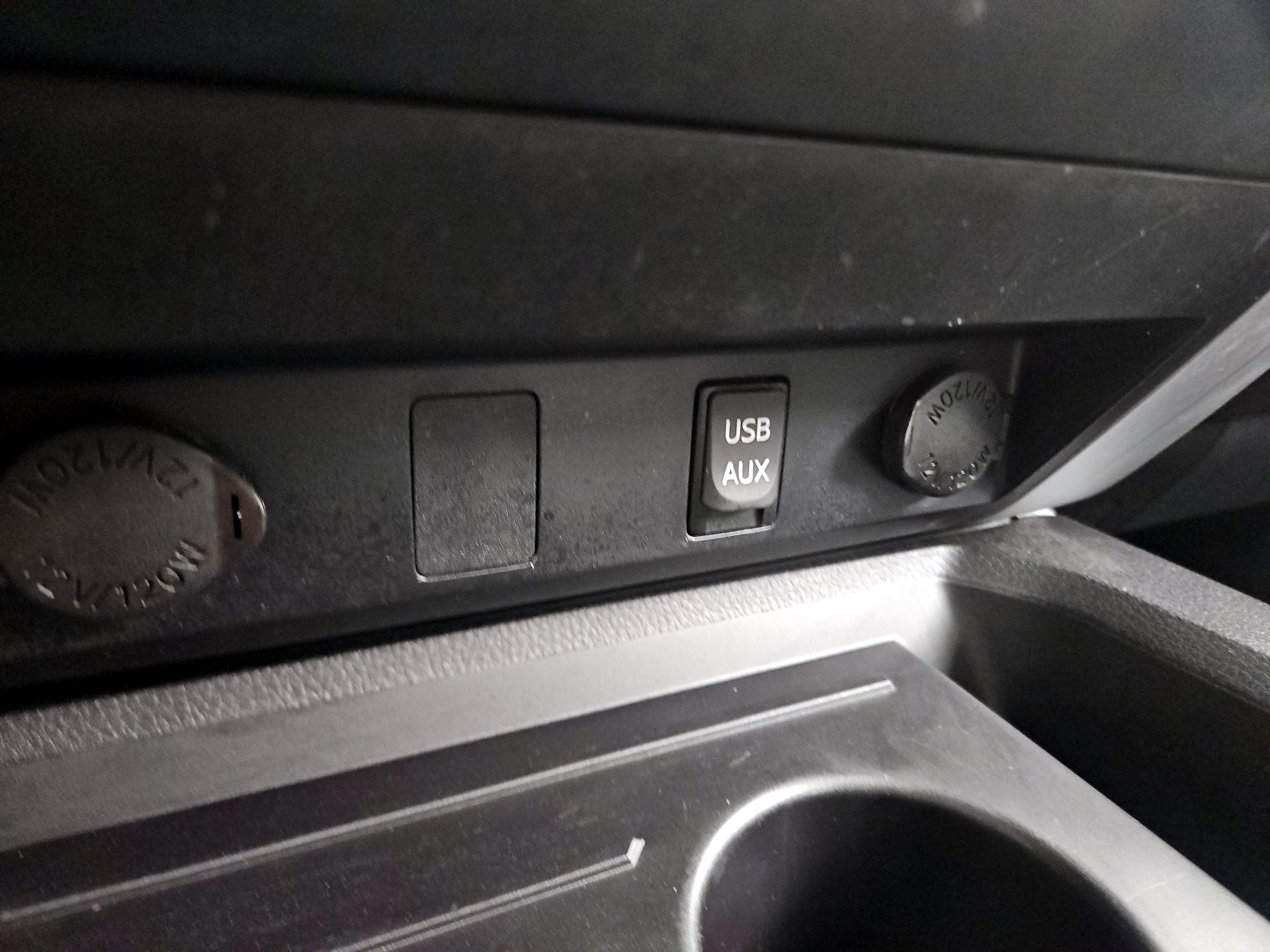 Thumbnail: 2015 Toyota Tundra - 19