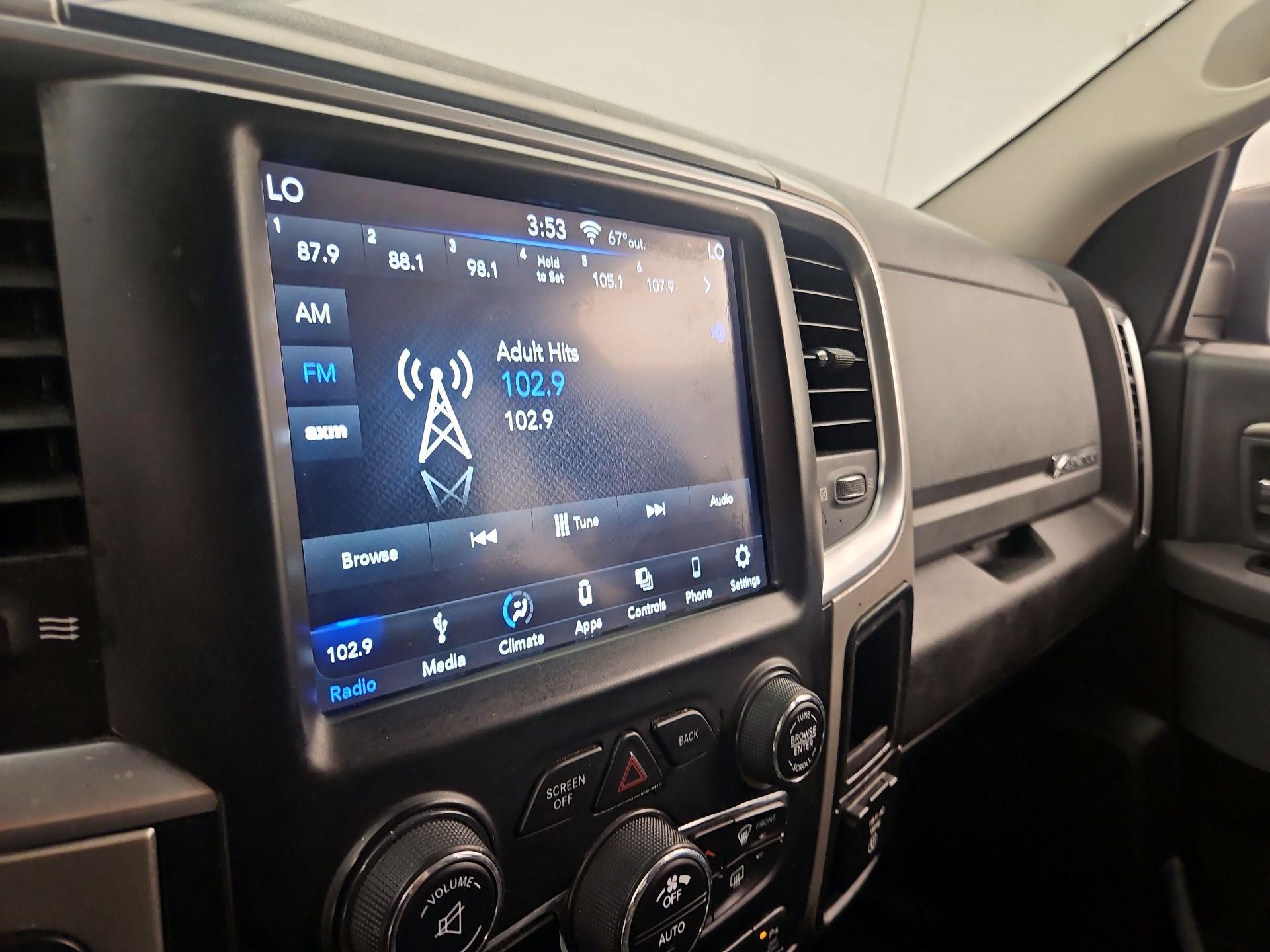 Thumbnail: 2019 RAM 1500 Classic - 15
