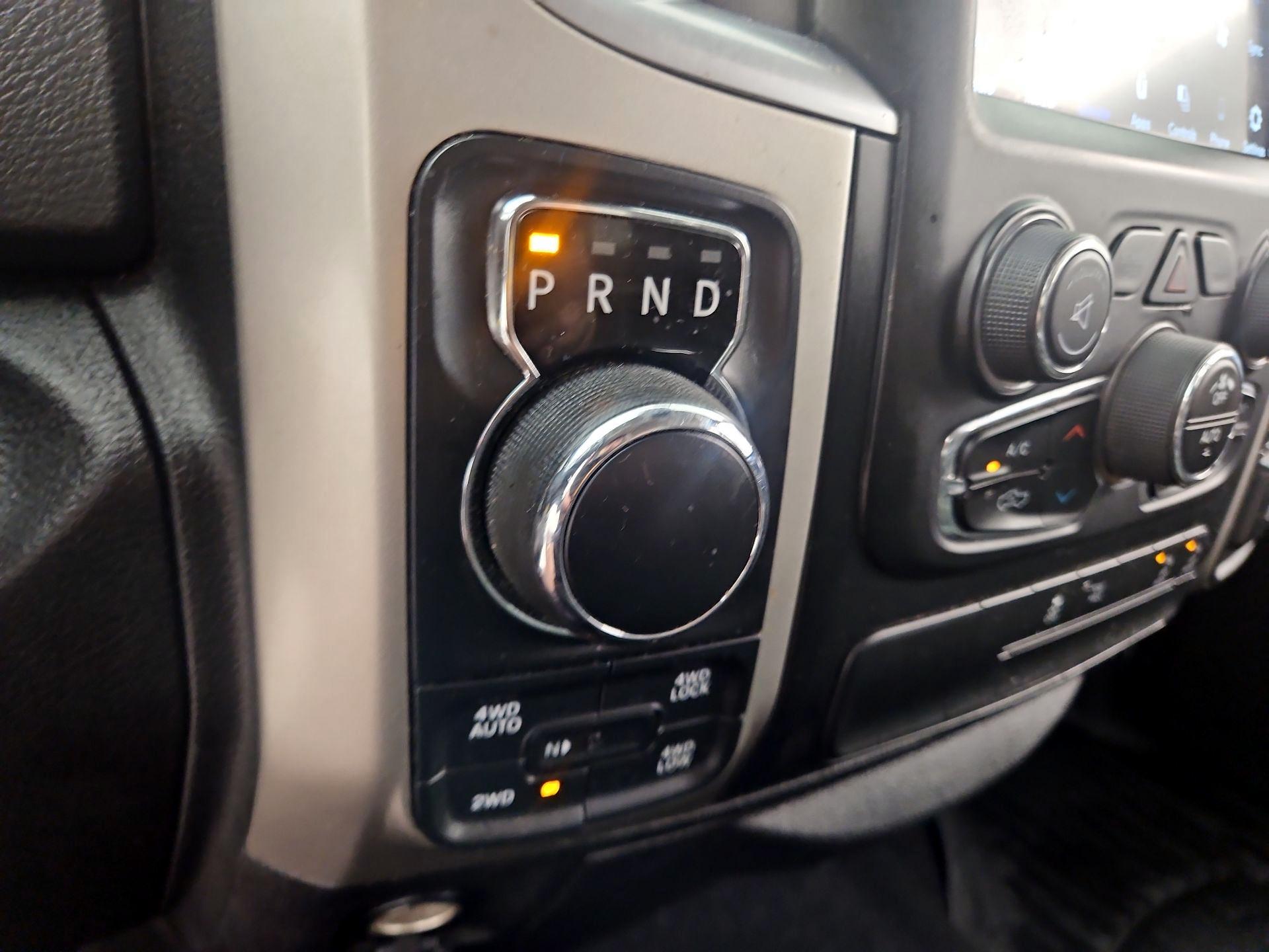 Thumbnail: 2019 RAM 1500 Classic - 17
