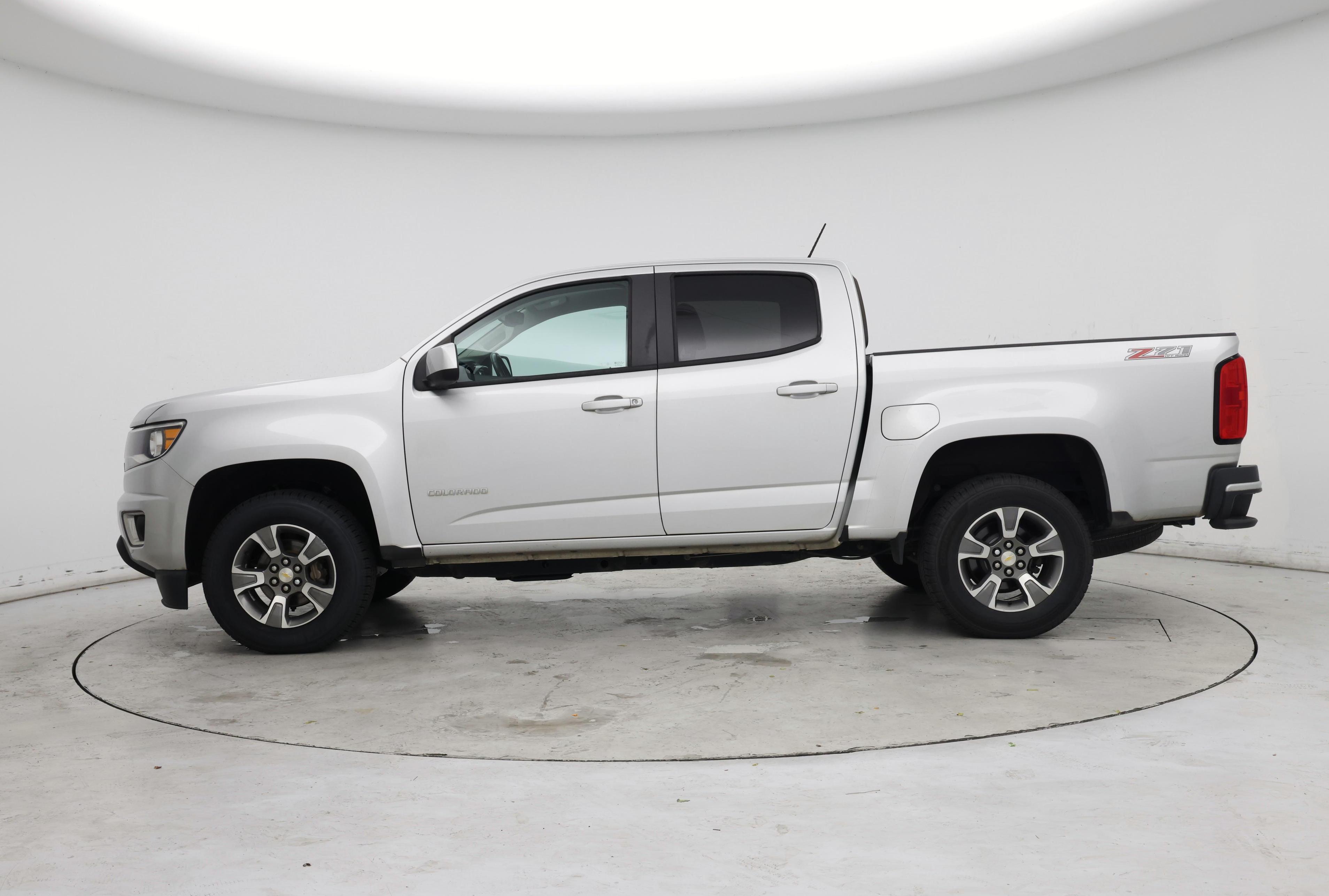 Thumbnail: 2018 Chevrolet Colorado - 3