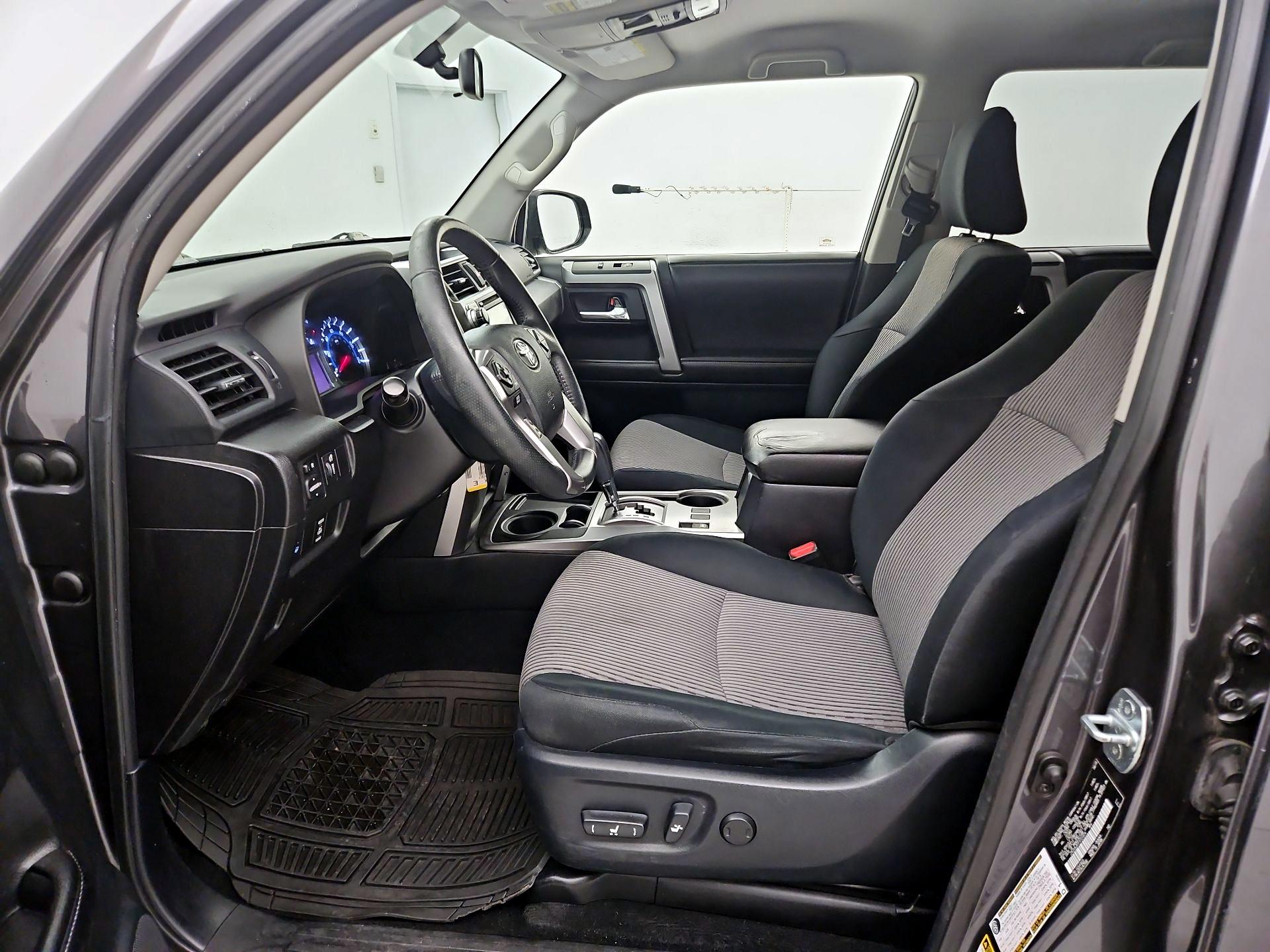 Thumbnail: 2015 Toyota 4Runner - 11