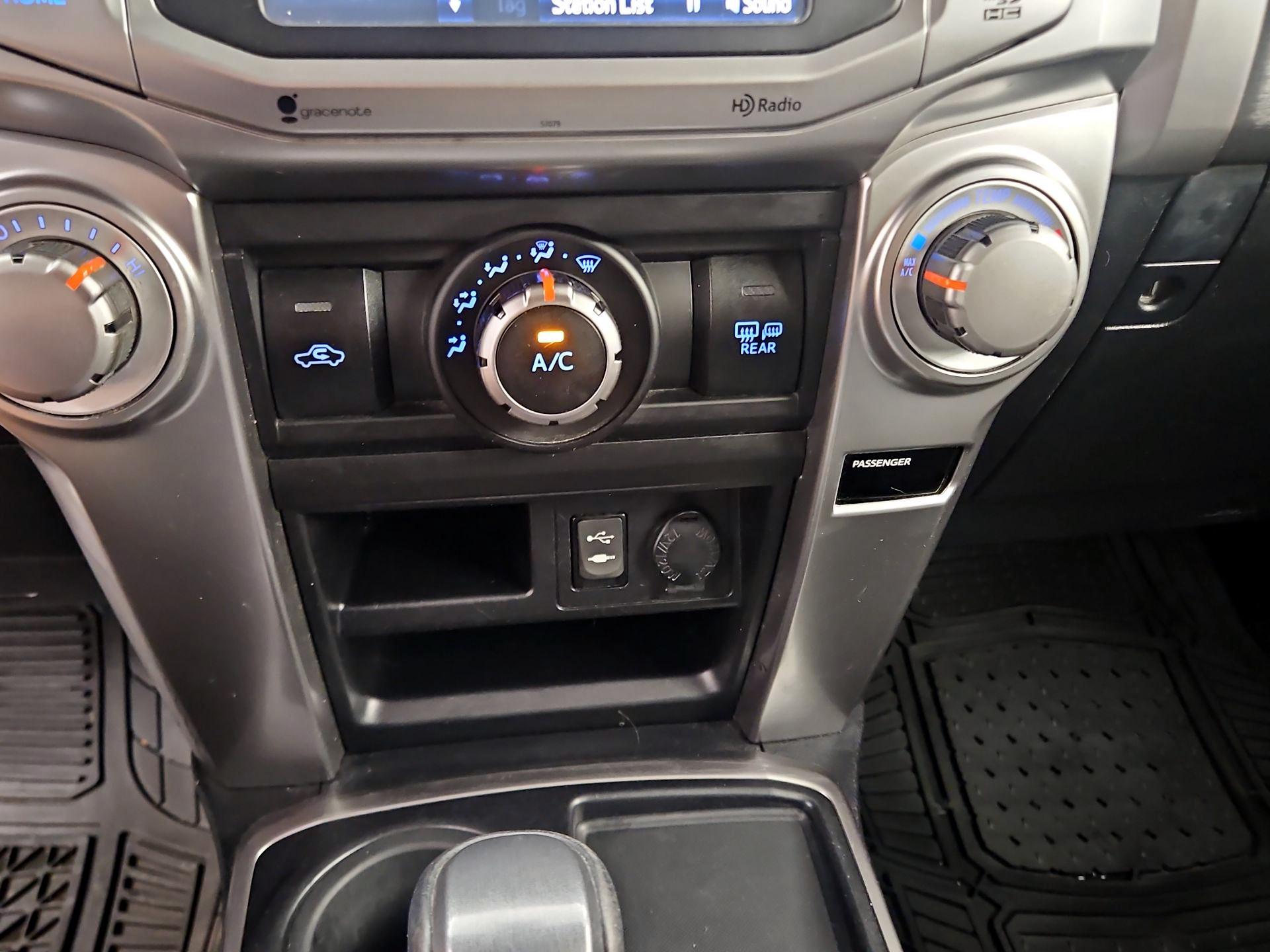 Thumbnail: 2015 Toyota 4Runner - 16