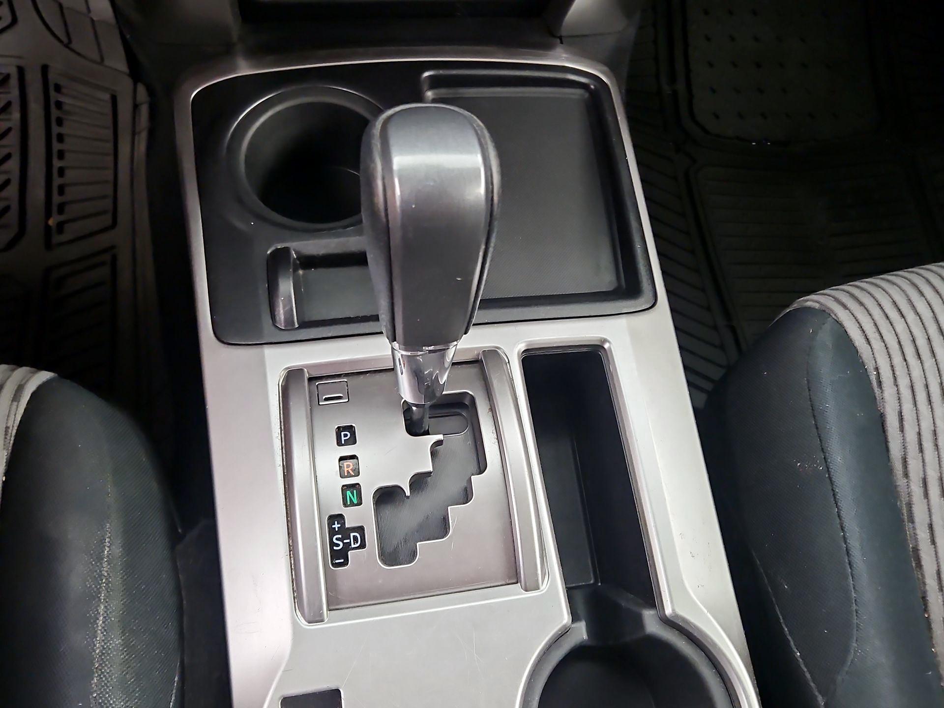 Thumbnail: 2015 Toyota 4Runner - 17