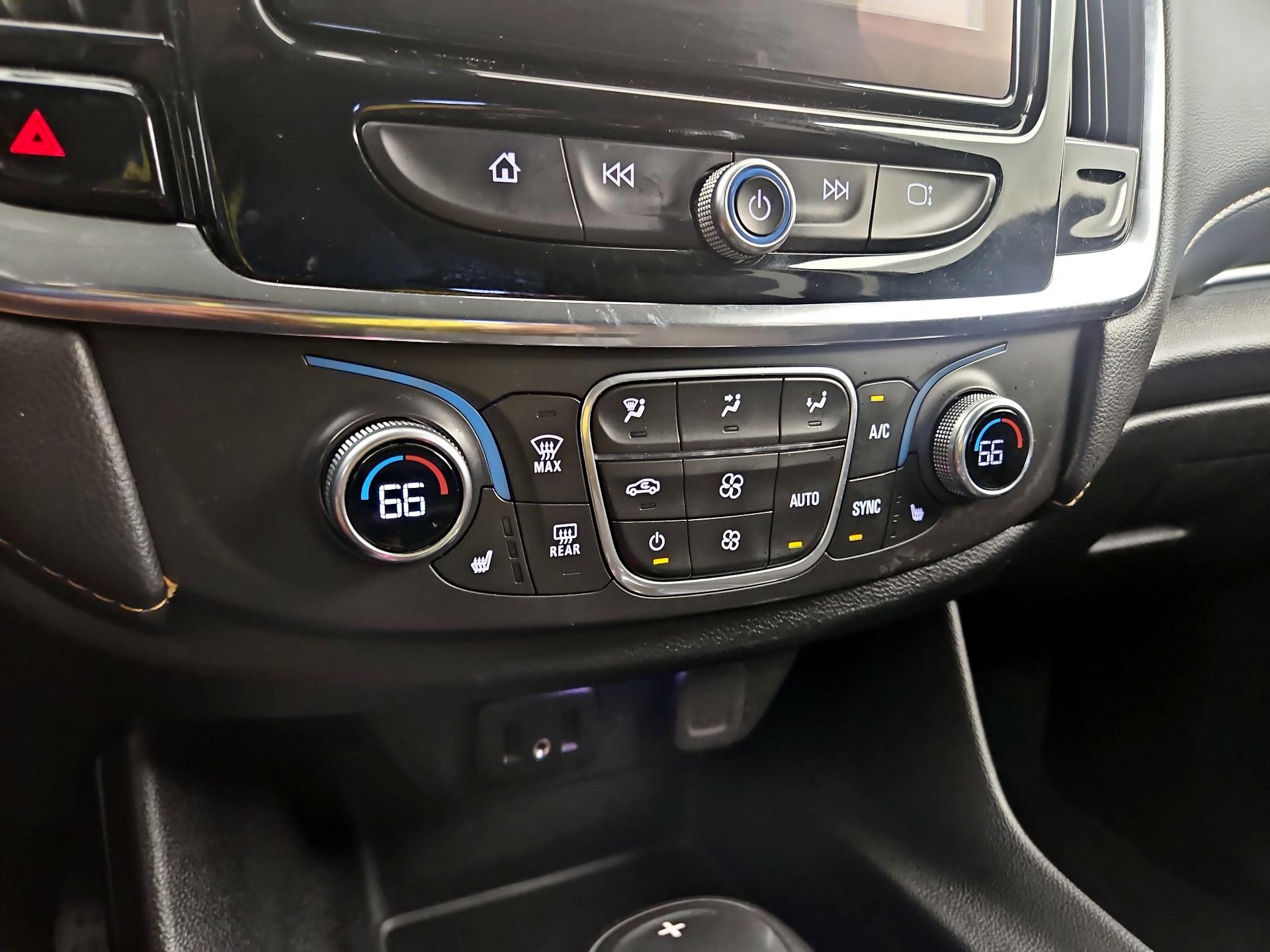 Thumbnail: 2019 Chevrolet Traverse - 16