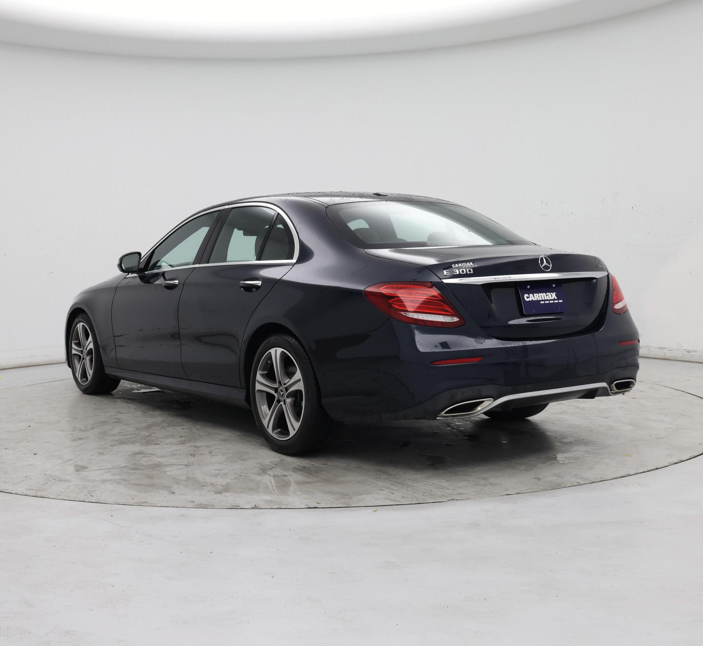Thumbnail: 2018 Mercedes-Benz E-Class - 2